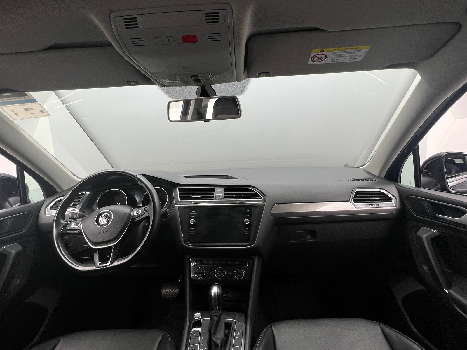 Thumbnail: 2018 Volkswagen Tiguan - 2