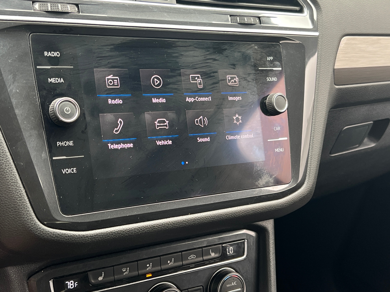 Thumbnail: 2018 Volkswagen Tiguan - 3