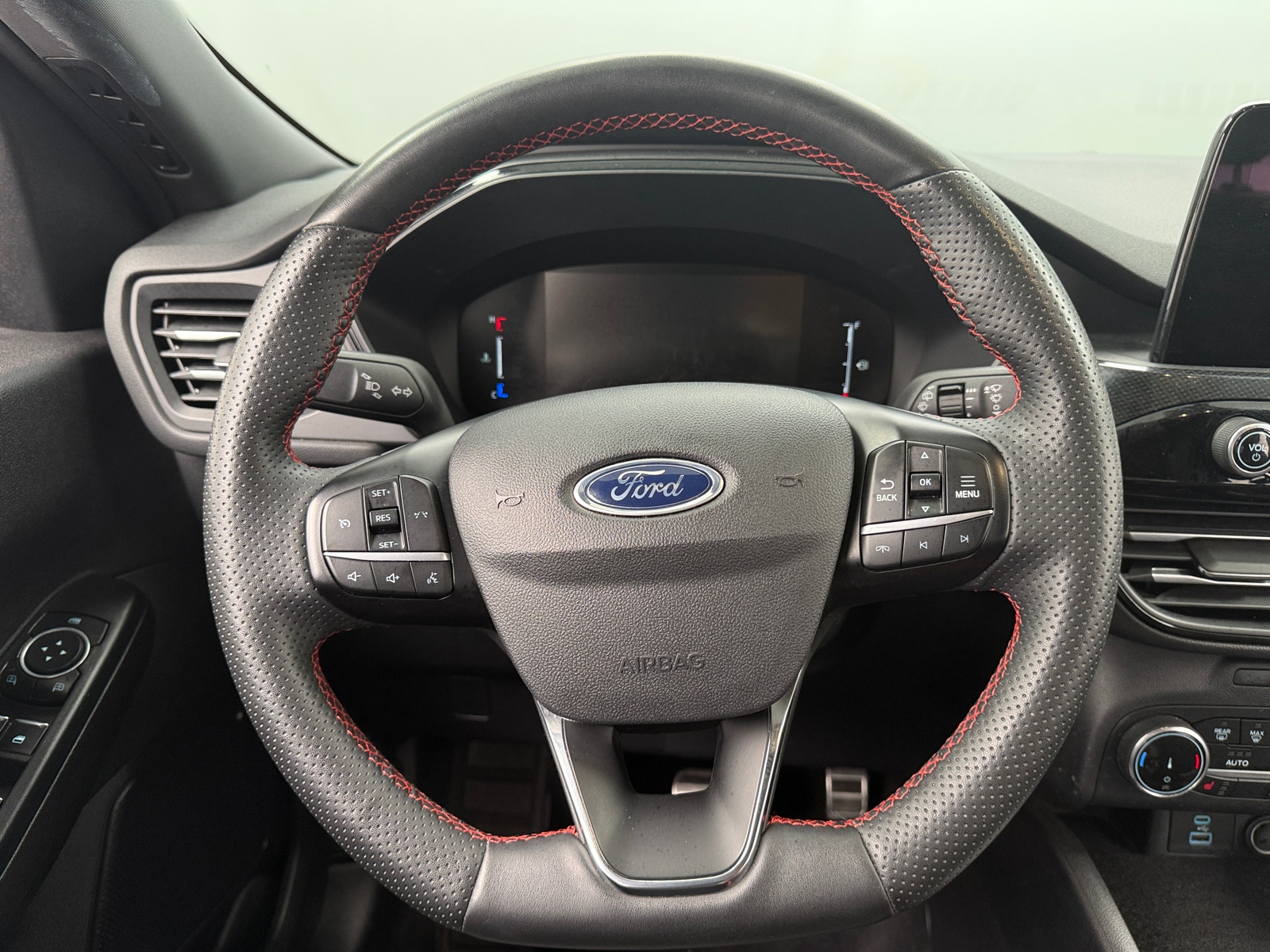 Thumbnail: 2023 Ford Escape - 4