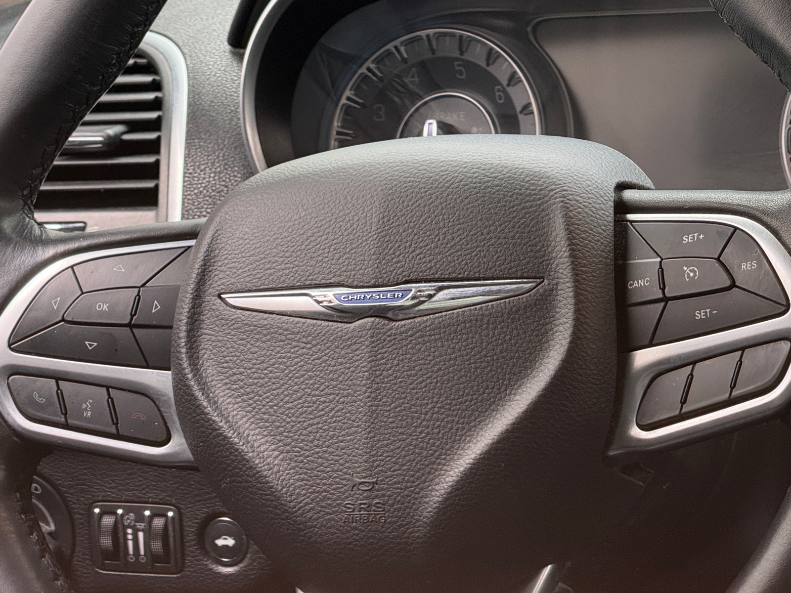 Thumbnail: 2019 Chrysler 300 - 4