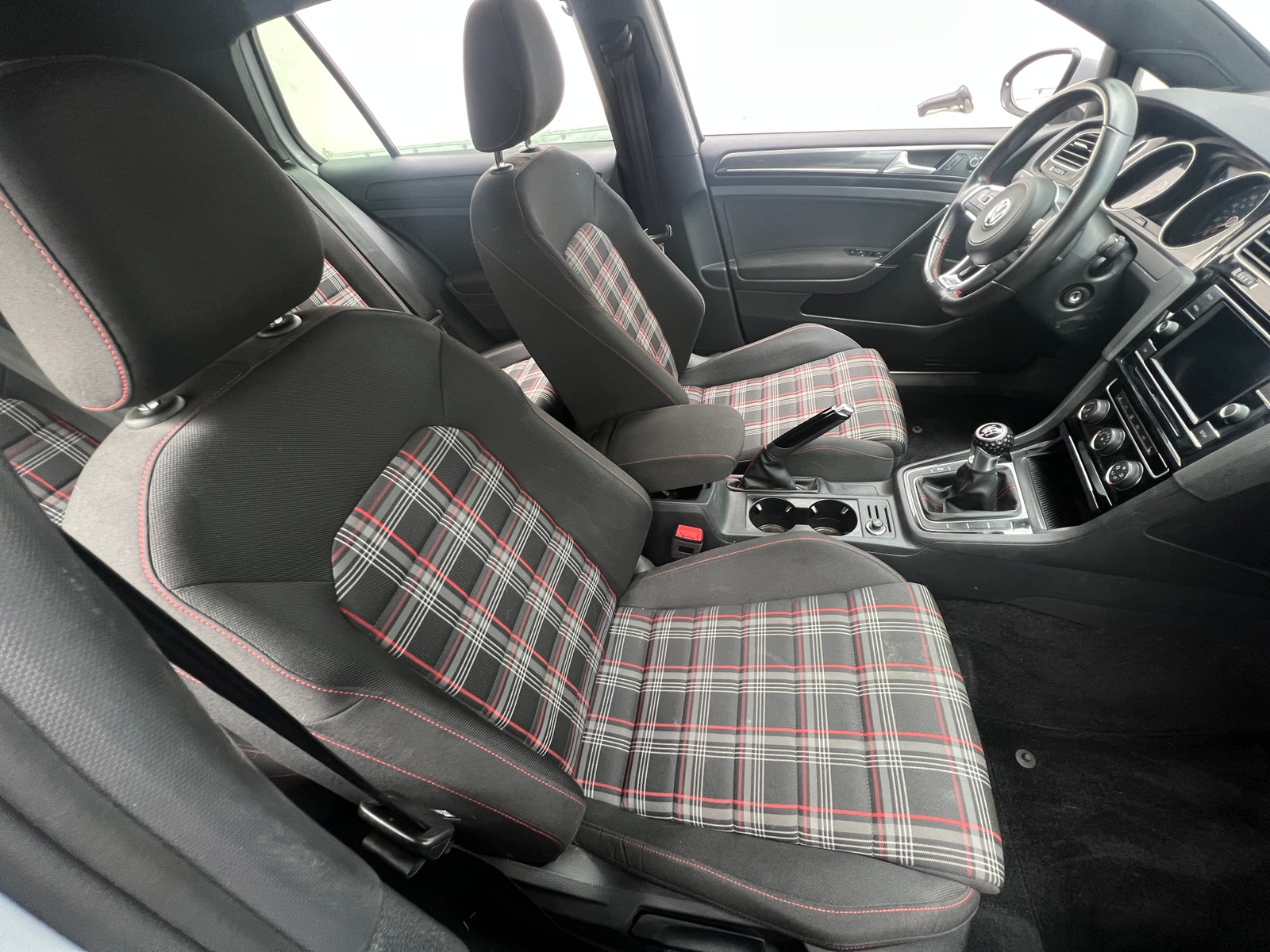 Thumbnail: 2019 Volkswagen Golf - 2