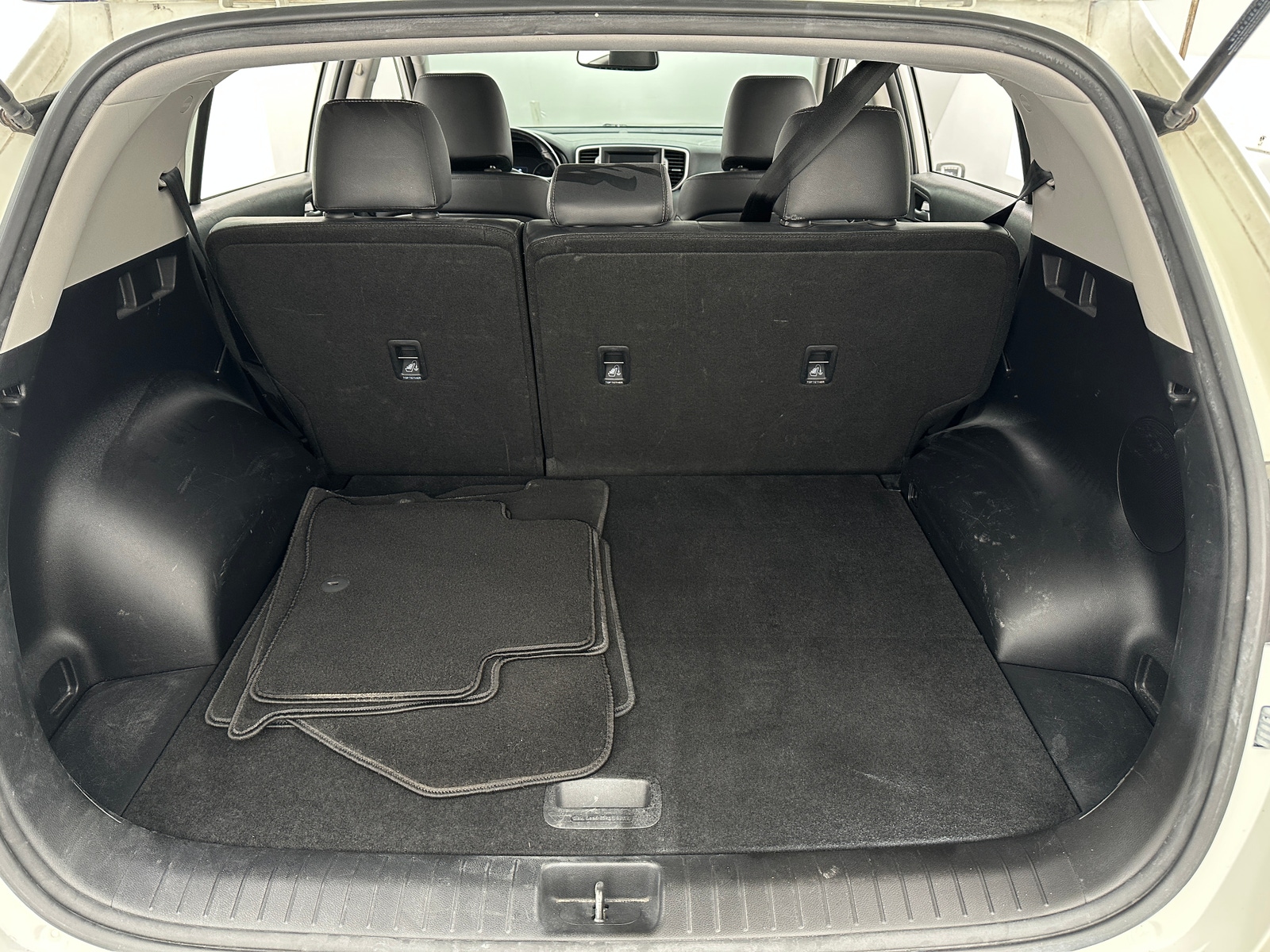 Thumbnail: 2017 Kia Sportage - 6