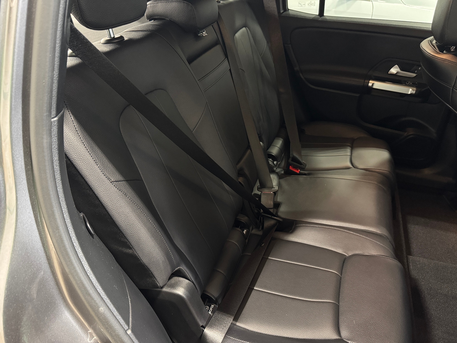 Thumbnail: 2020 Mercedes-Benz GLB - 5