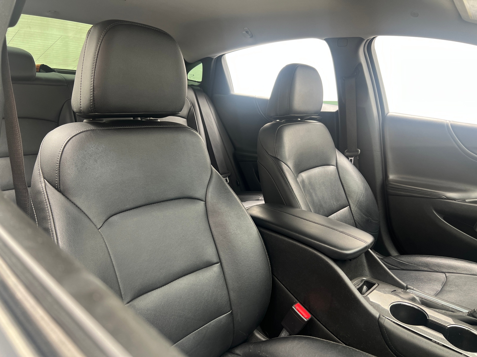 Thumbnail: 2017 Chevrolet Malibu - 2