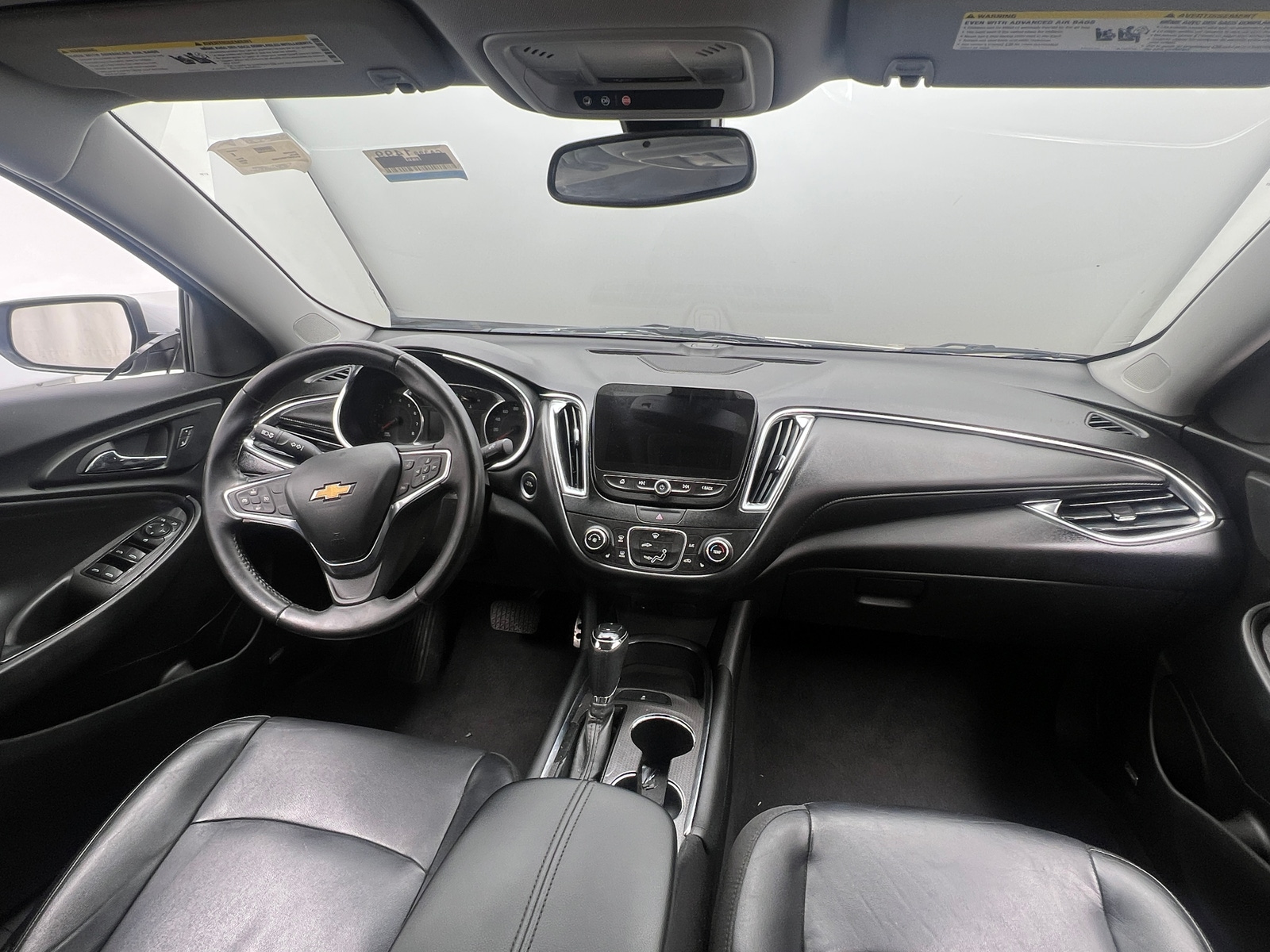 Thumbnail: 2017 Chevrolet Malibu - 3