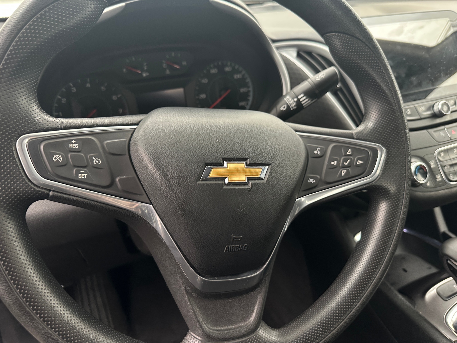 Thumbnail: 2022 Chevrolet Malibu - 5