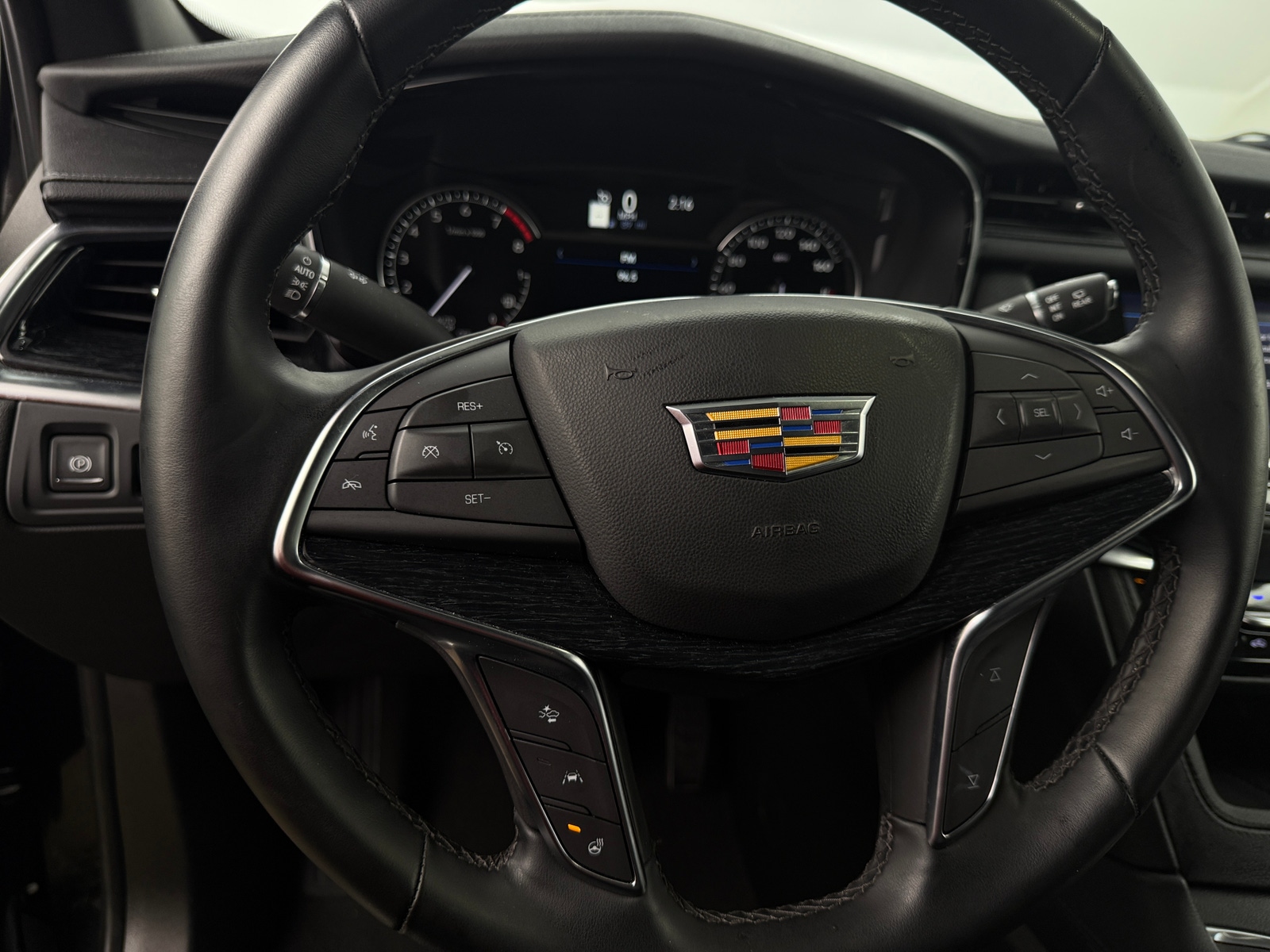 Thumbnail: 2025 Cadillac XT5 - 4