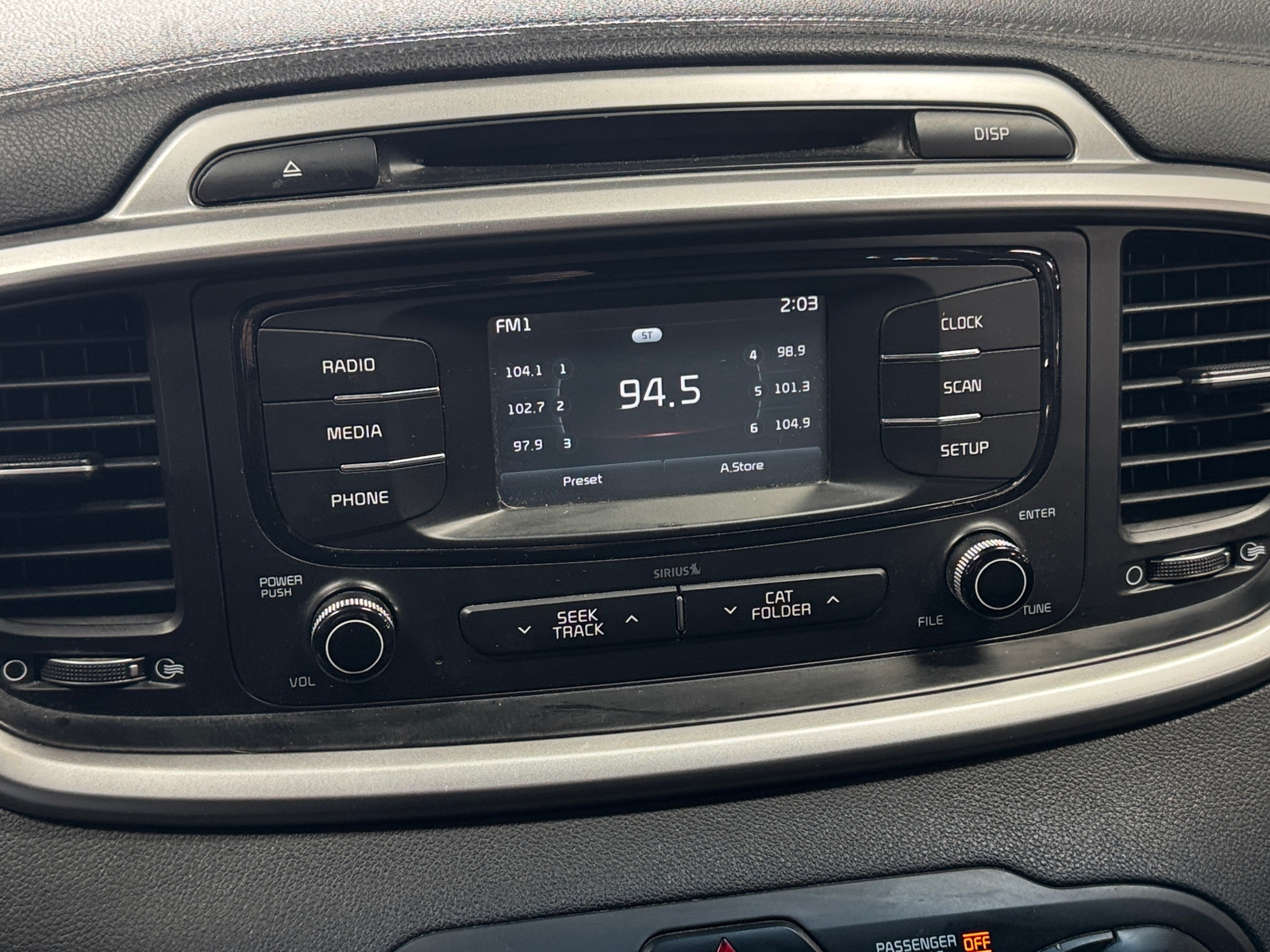 Thumbnail: 2017 Kia Sorento - 4