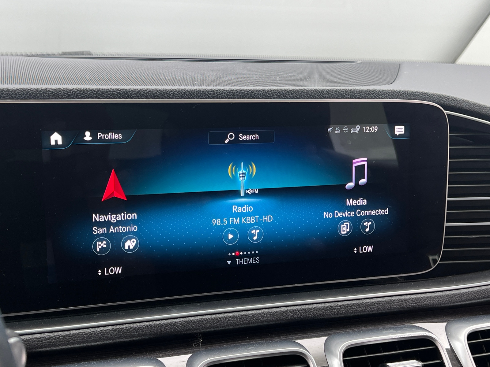 Thumbnail: 2023 Mercedes-Benz GLE - 3