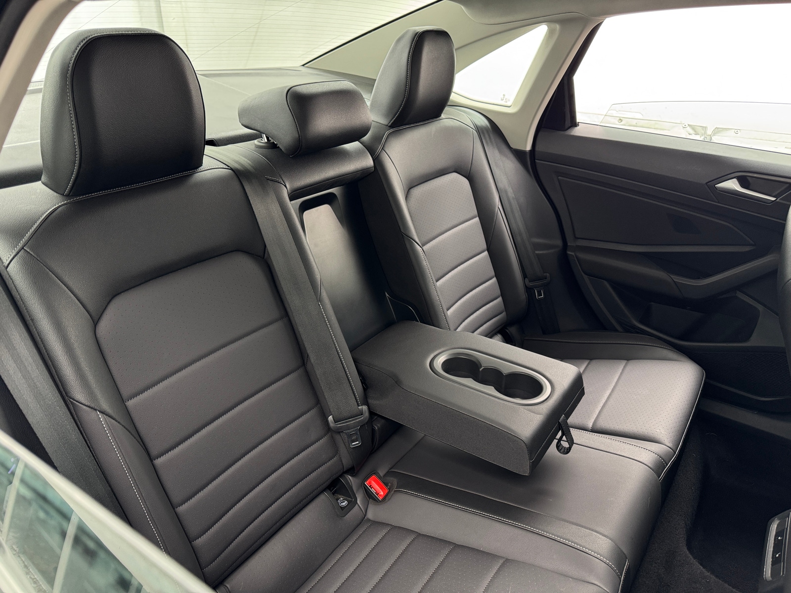 Thumbnail: 2021 Volkswagen Jetta - 5