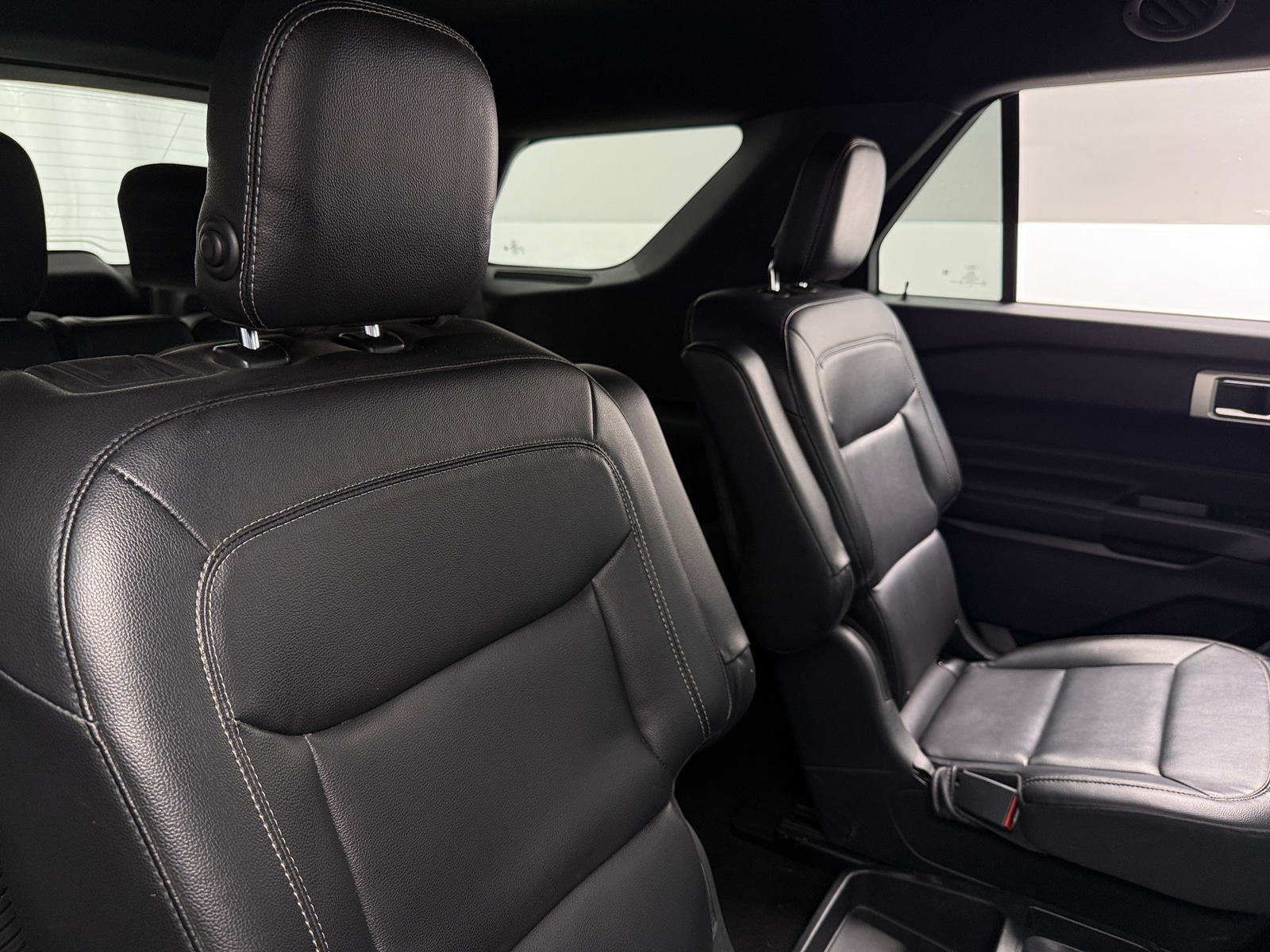 Thumbnail: 2020 Ford Explorer - 5