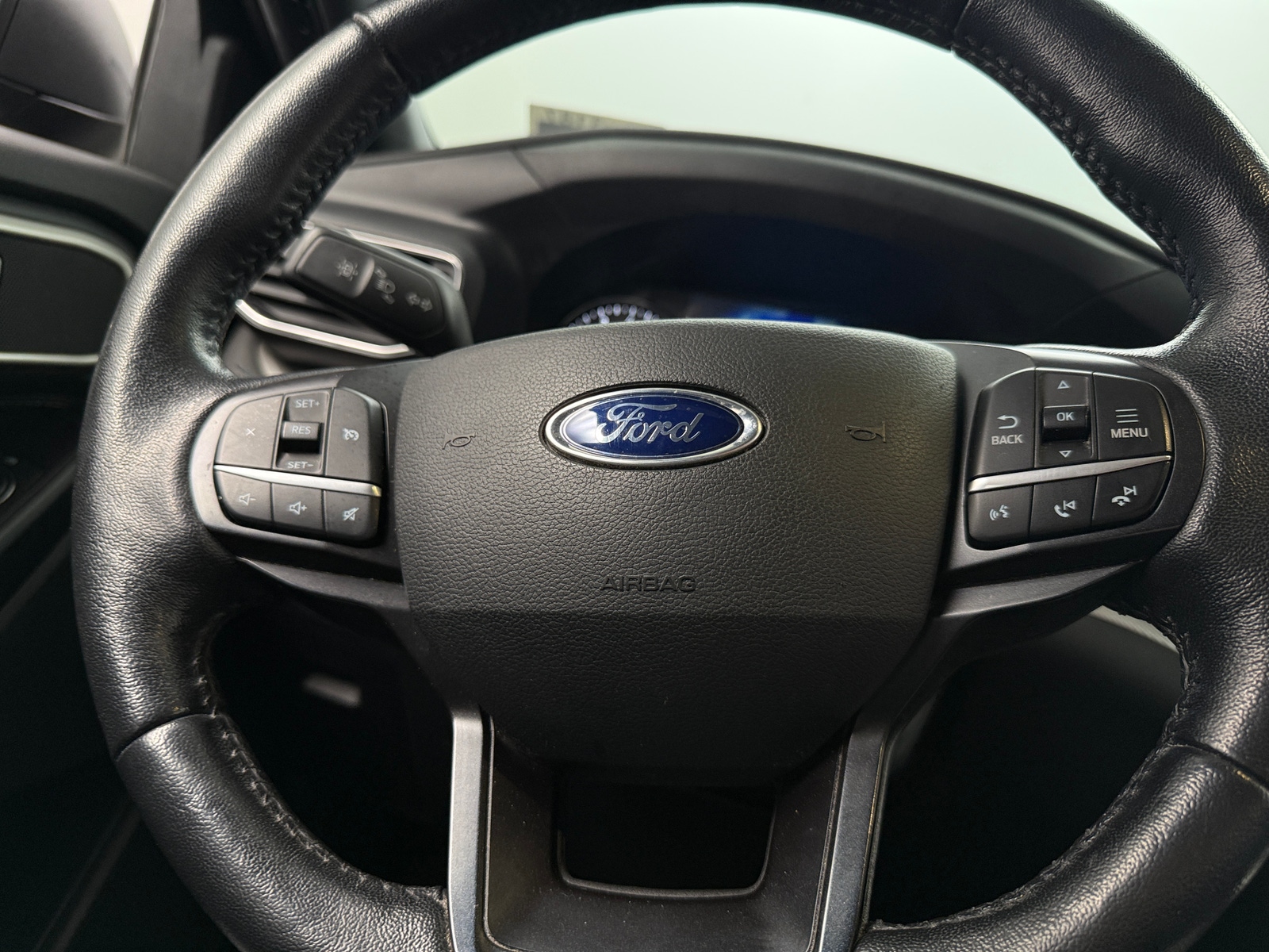 Thumbnail: 2020 Ford Explorer - 4