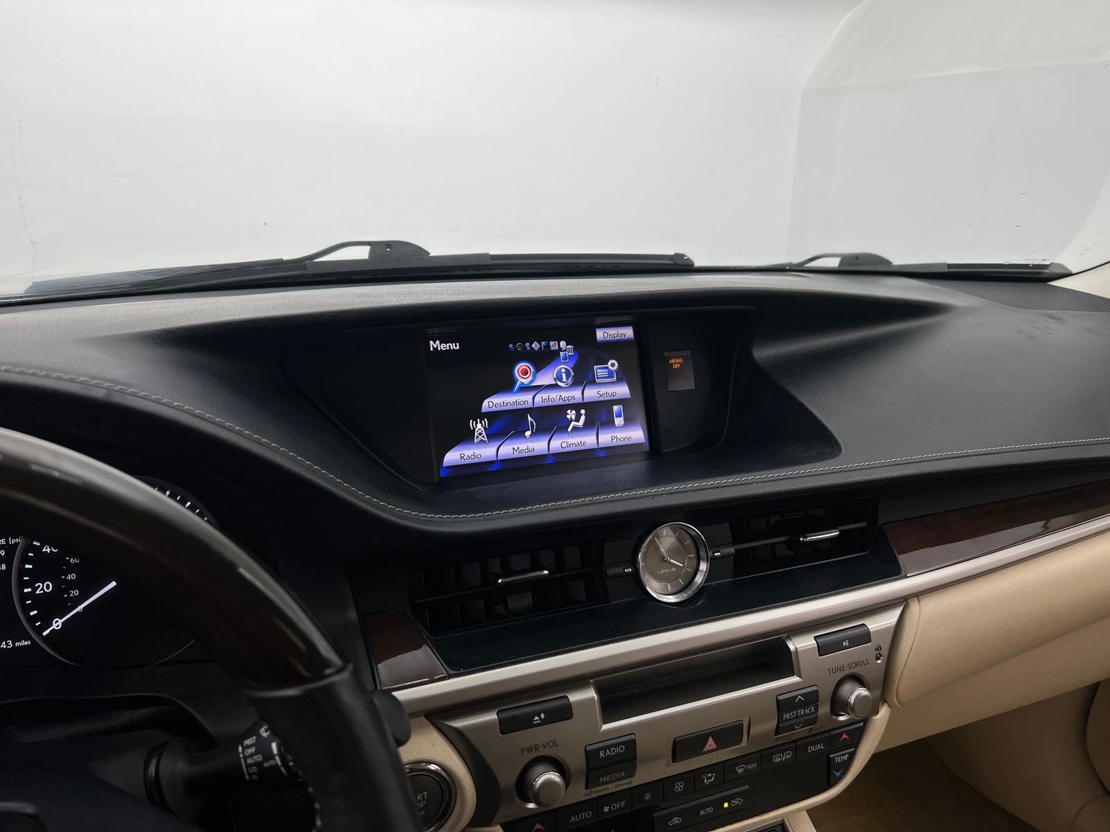 Thumbnail: 2014 Lexus ES - 3