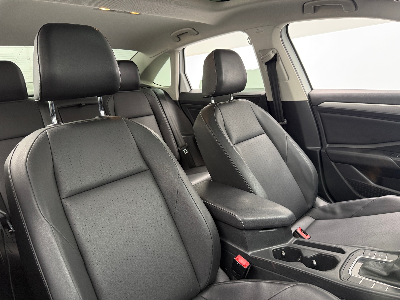 Thumbnail: 2019 Volkswagen Jetta - 2