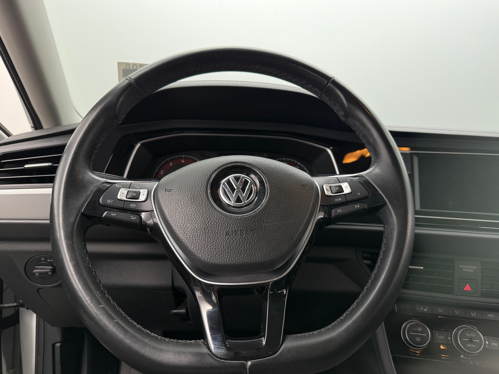 Thumbnail: 2019 Volkswagen Jetta - 5