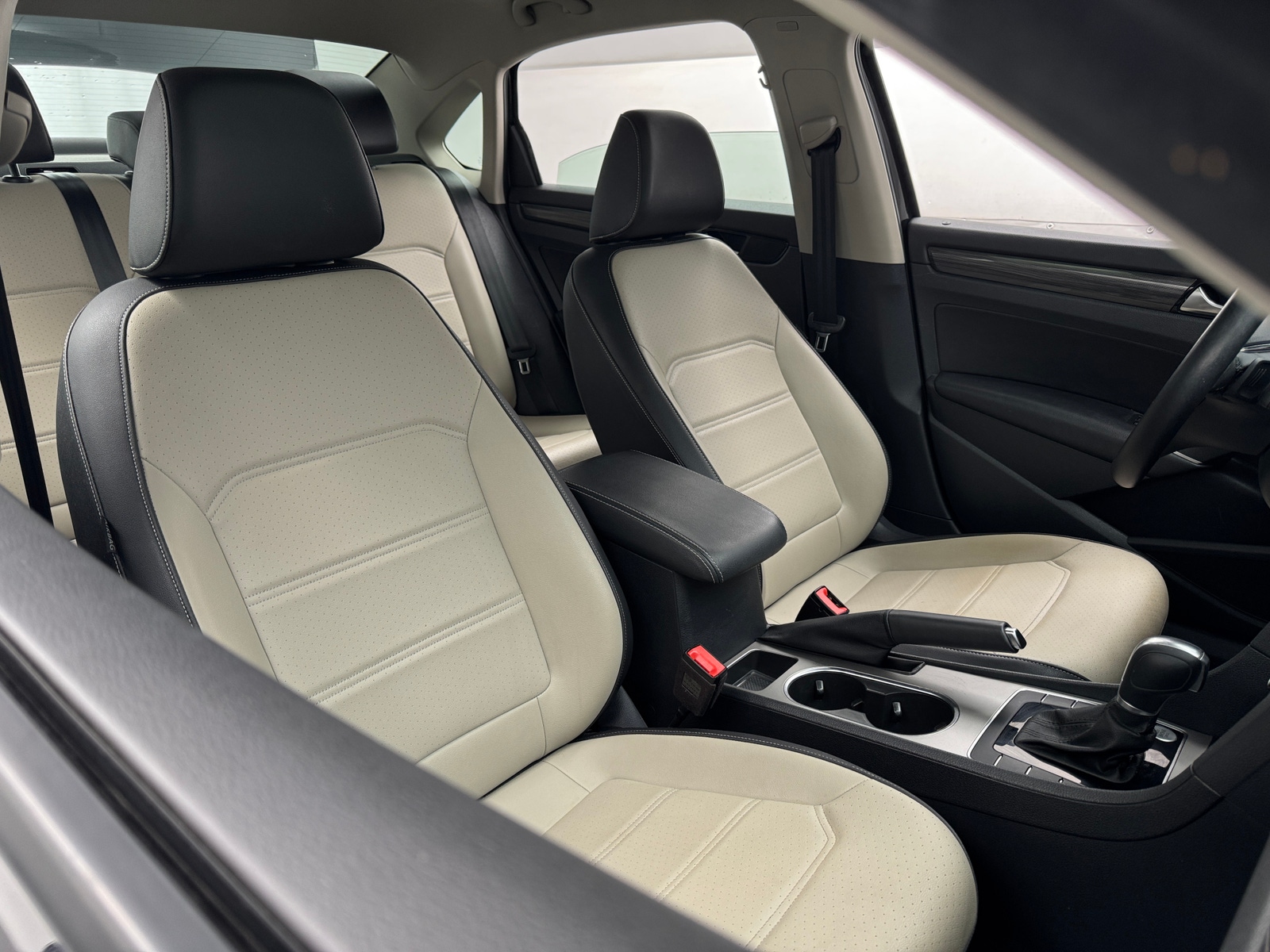 Thumbnail: 2020 Volkswagen Passat - 2