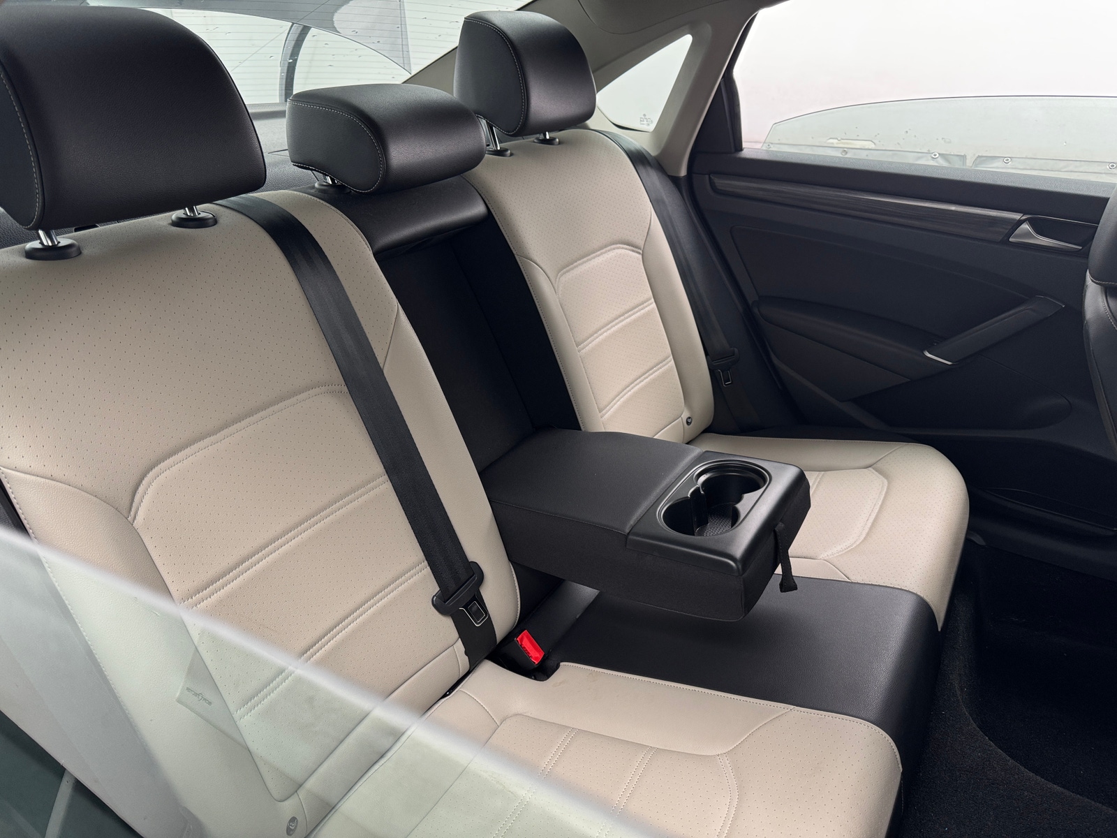 Thumbnail: 2020 Volkswagen Passat - 6