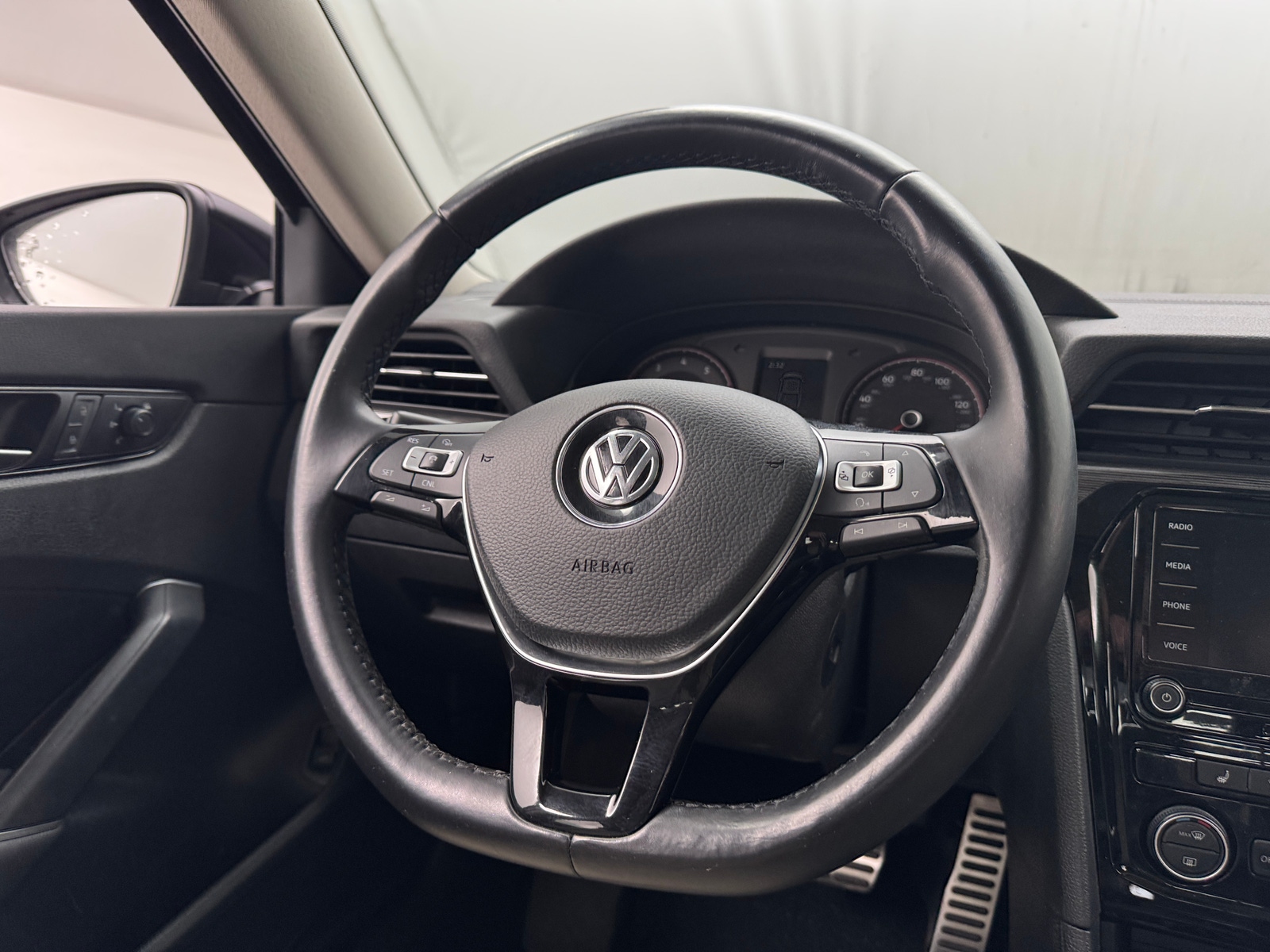 Thumbnail: 2020 Volkswagen Passat - 5