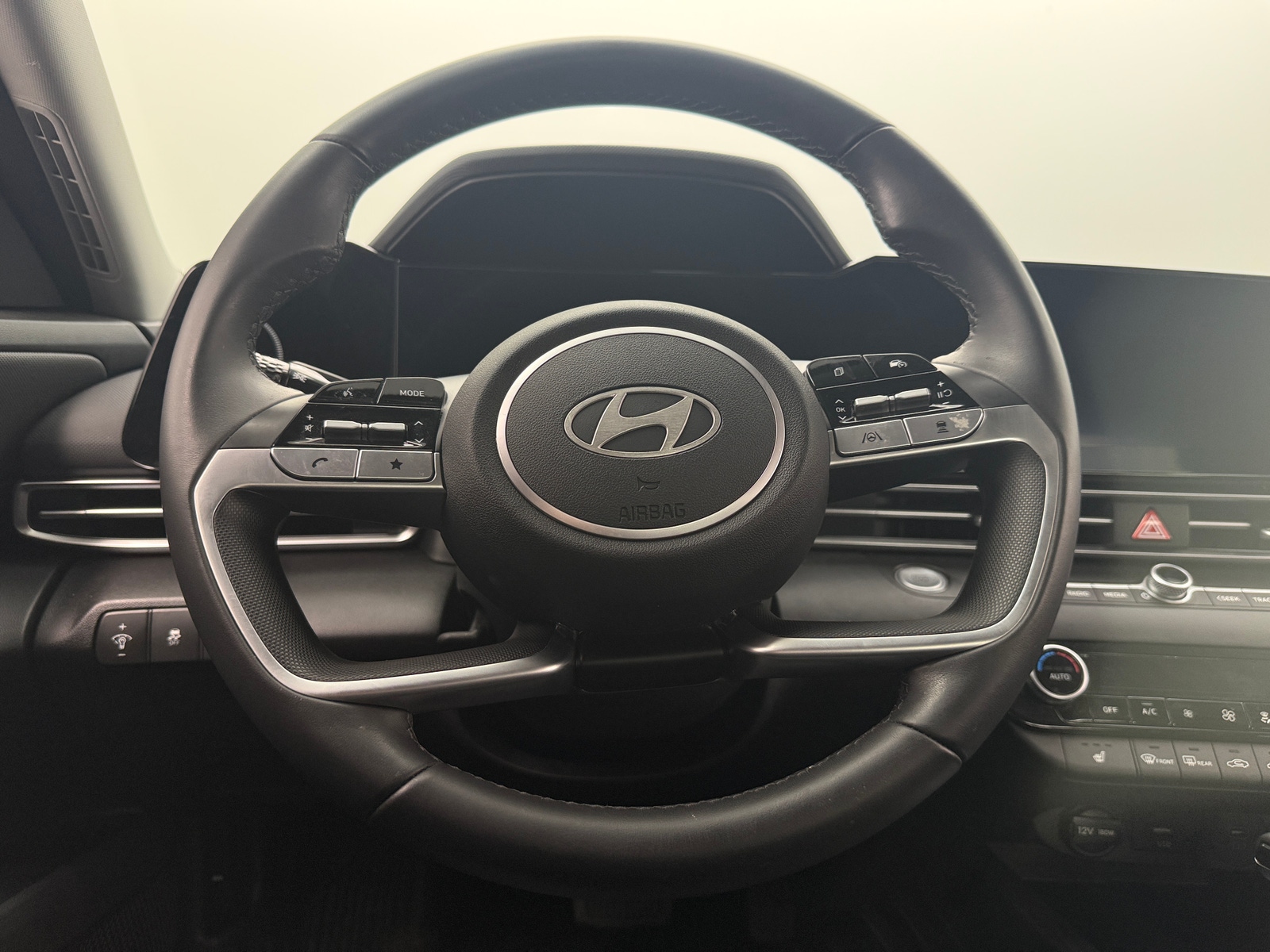Thumbnail: 2024 Hyundai Elantra - 4