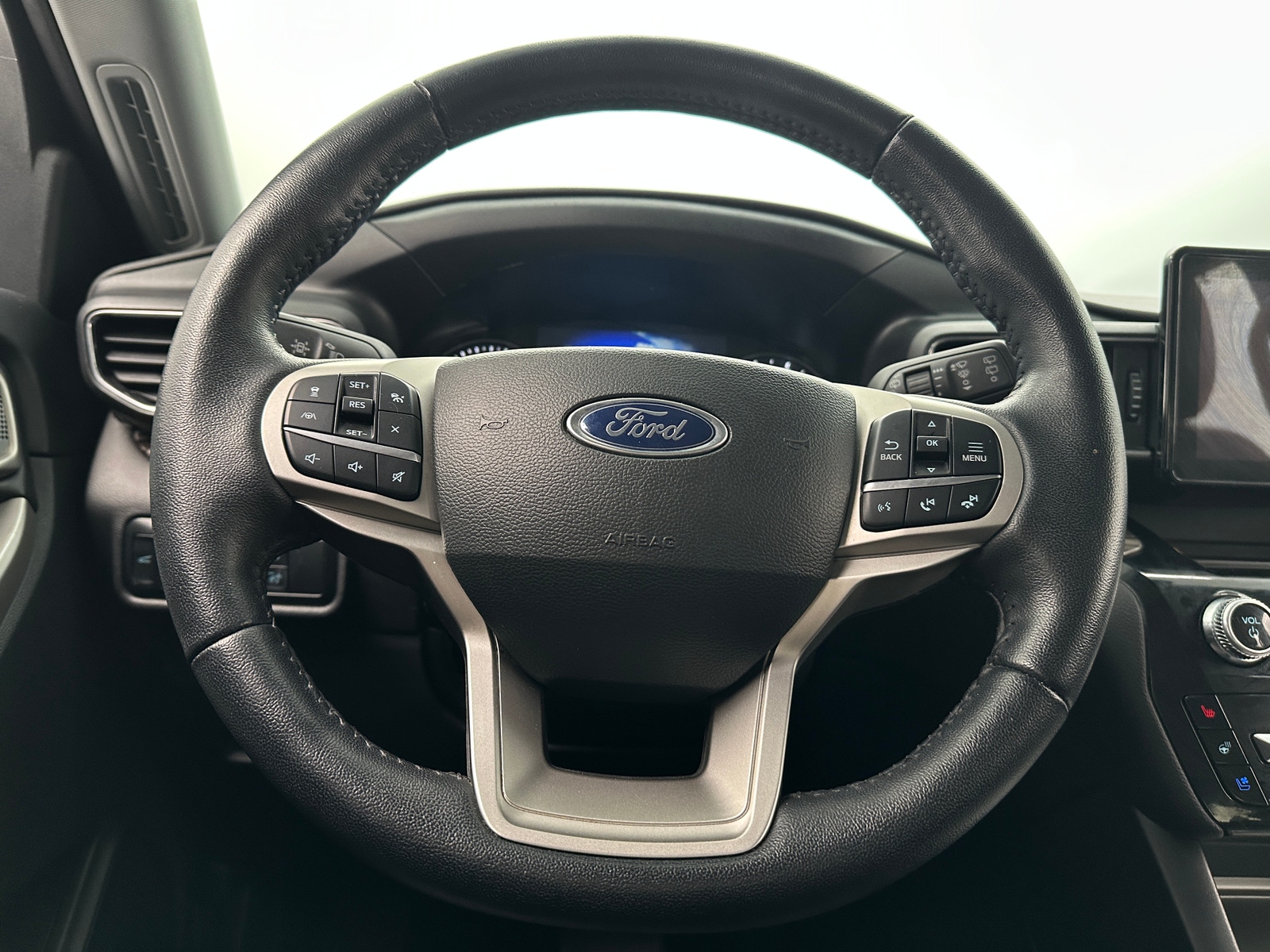 Thumbnail: 2023 Ford Explorer - 4