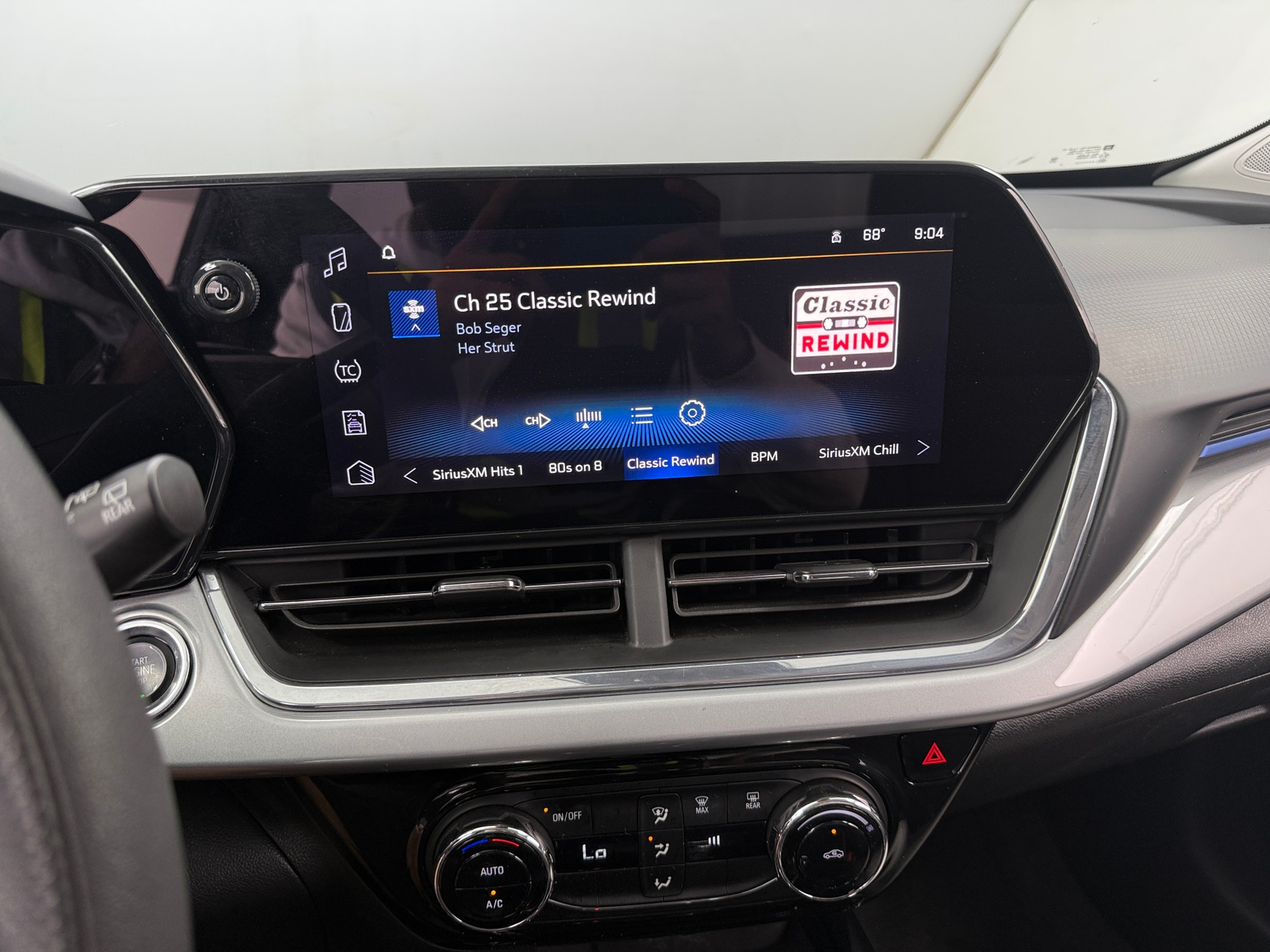 Thumbnail: 2025 Chevrolet Trax - 4