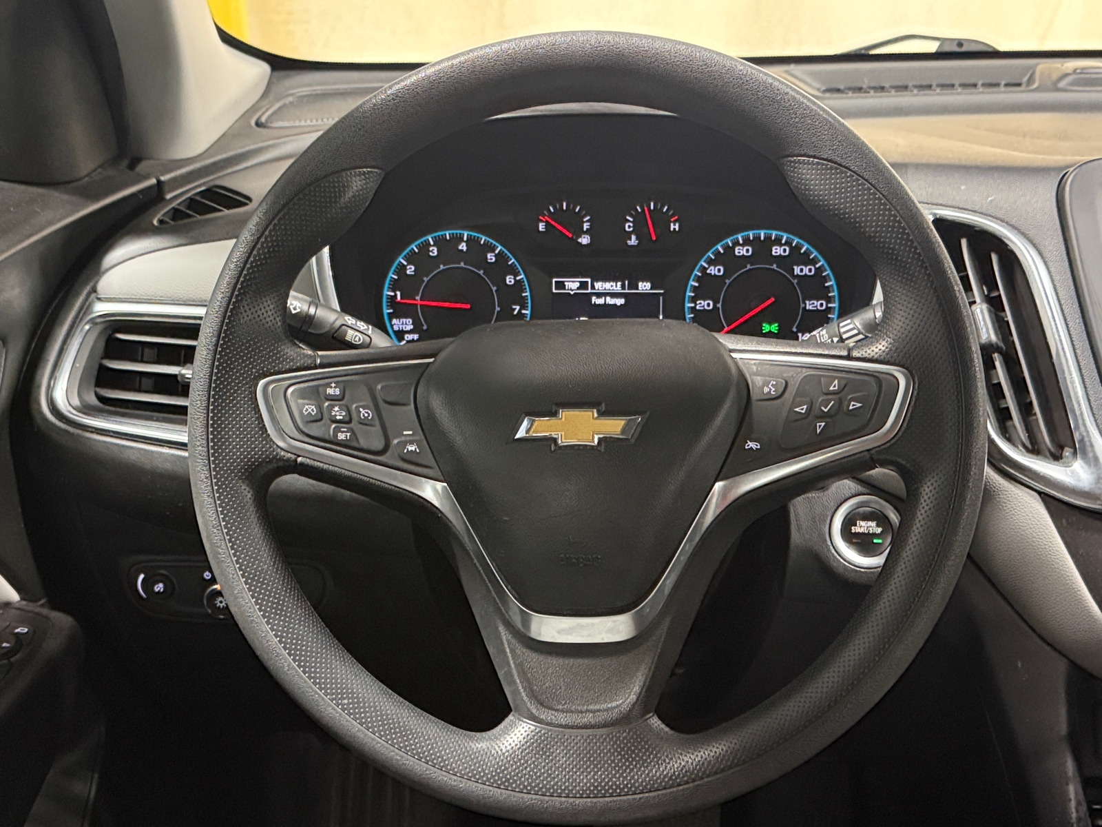 Thumbnail: 2022 Chevrolet Equinox - 5