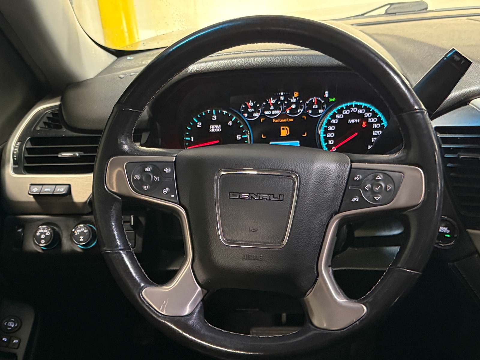 Thumbnail: 2019 GMC Yukon XL - 4