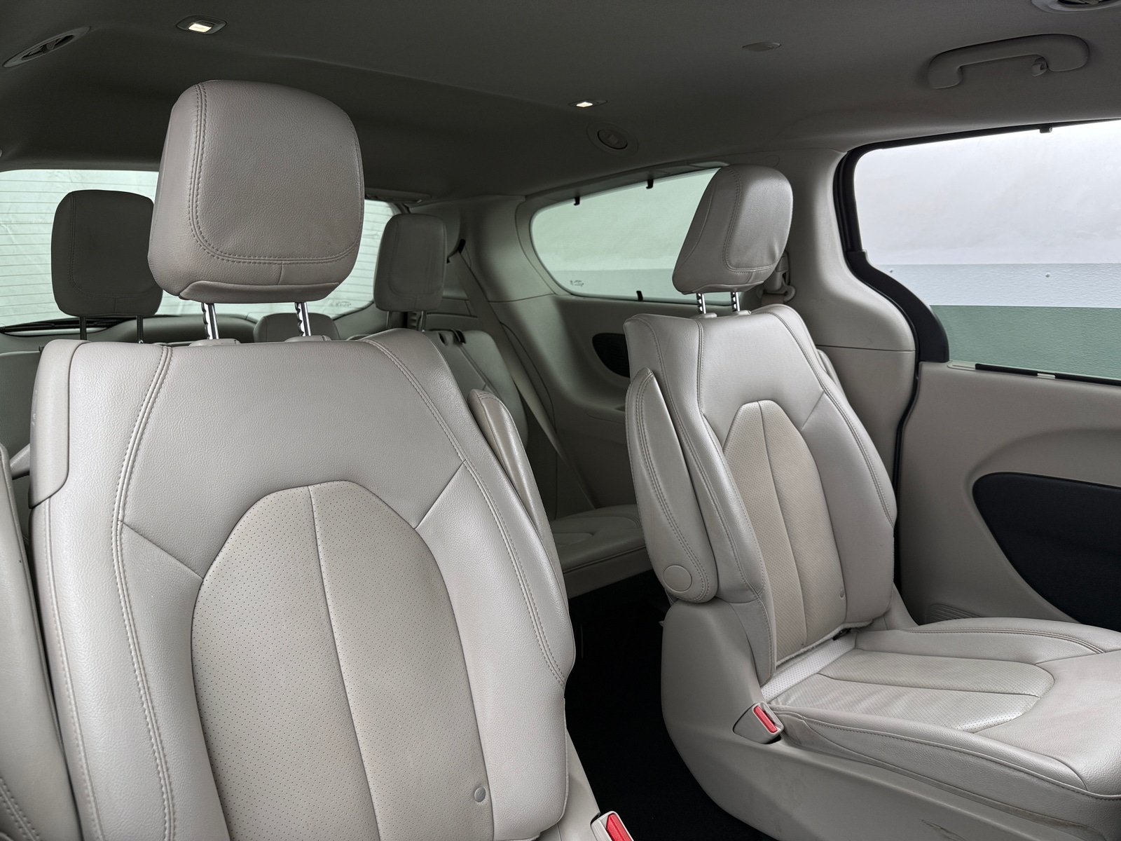 Thumbnail: 2021 Chrysler Pacifica - 4