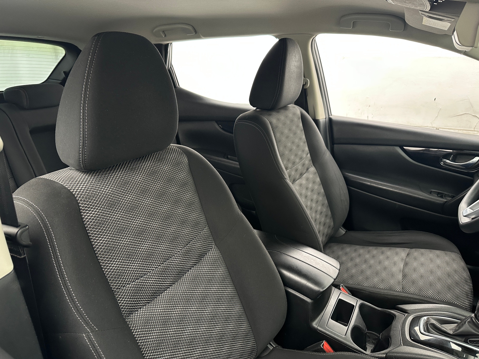 Thumbnail: 2017 Nissan Rogue Sport - 2