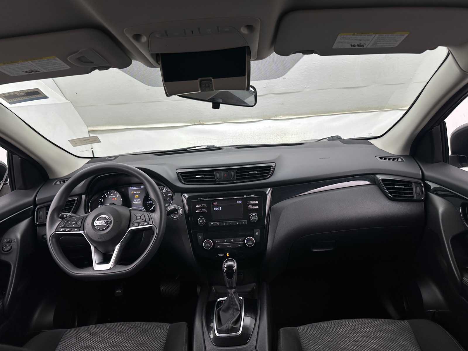 Thumbnail: 2017 Nissan Rogue Sport - 3