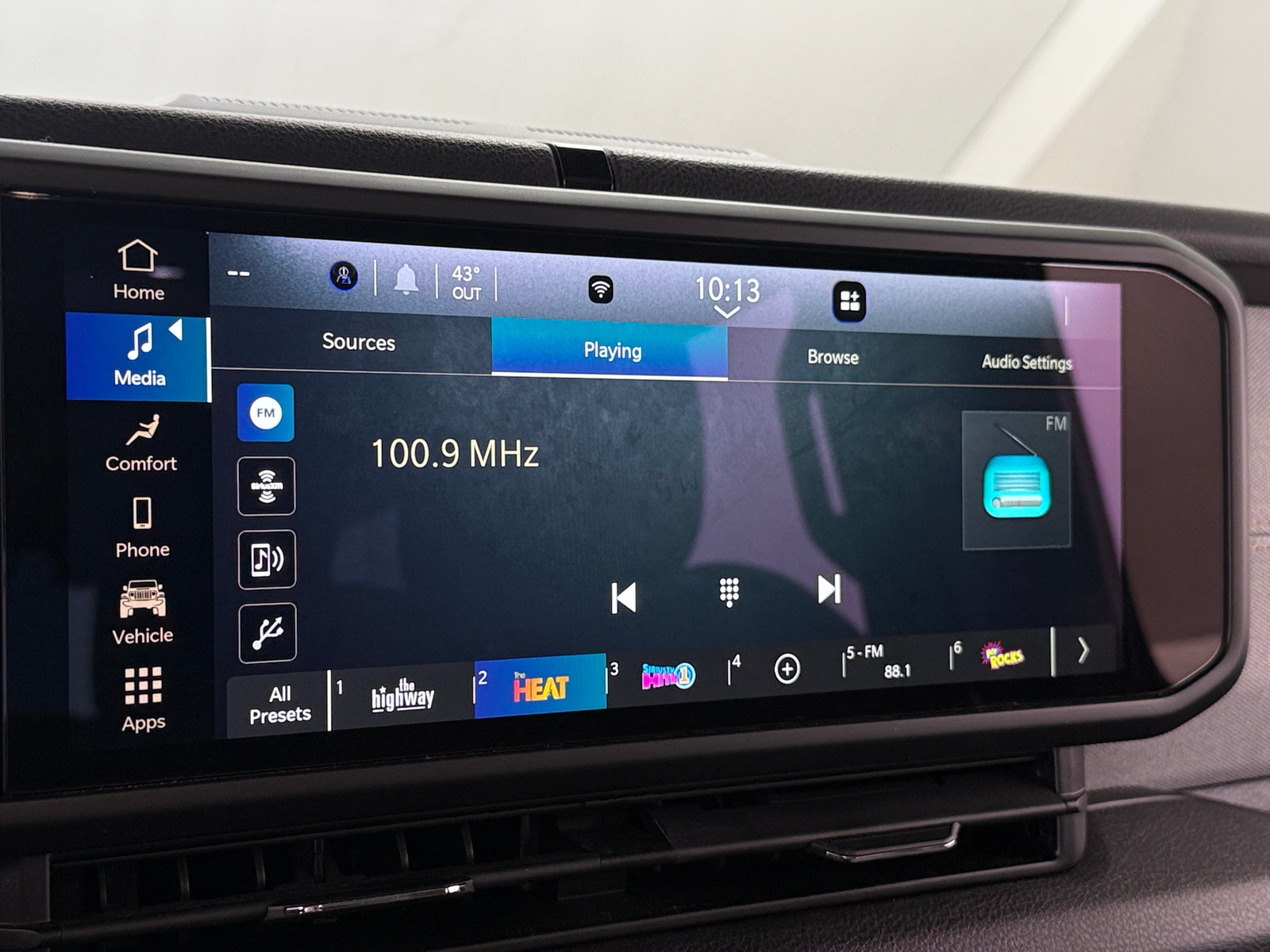 Thumbnail: 2024 Jeep Wrangler - 4