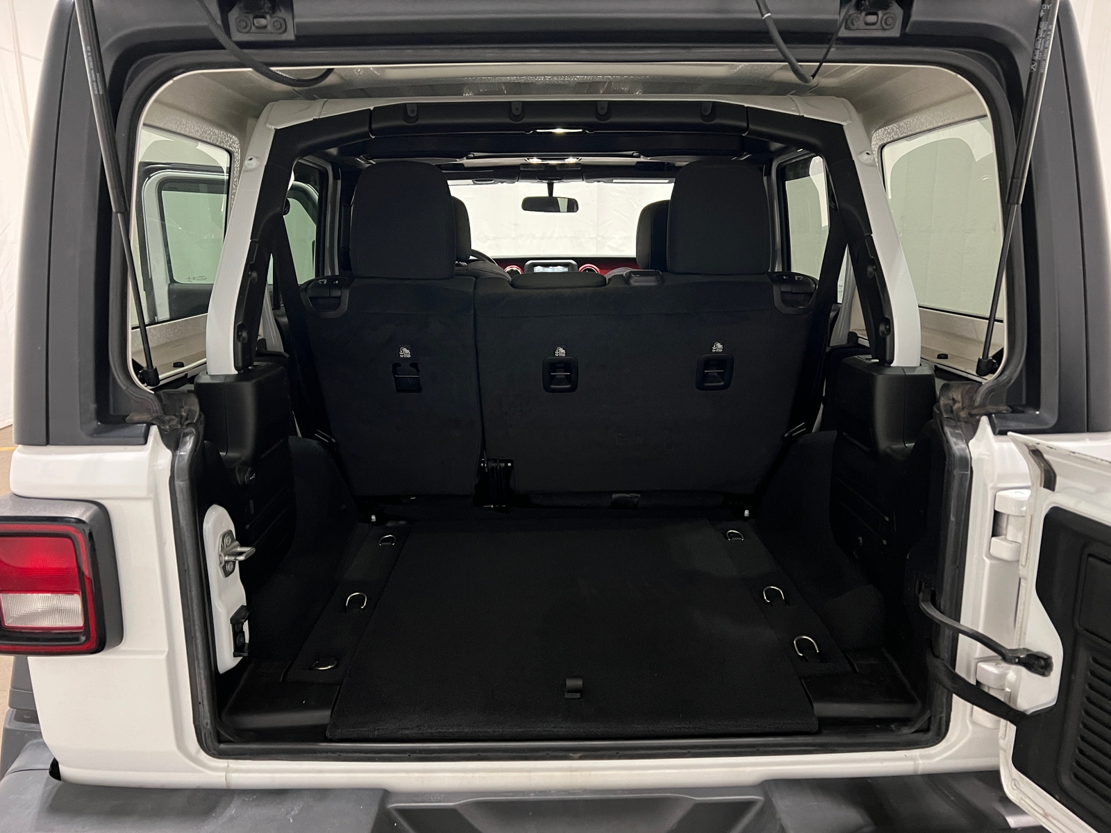 Thumbnail: 2021 Jeep Wrangler - 7