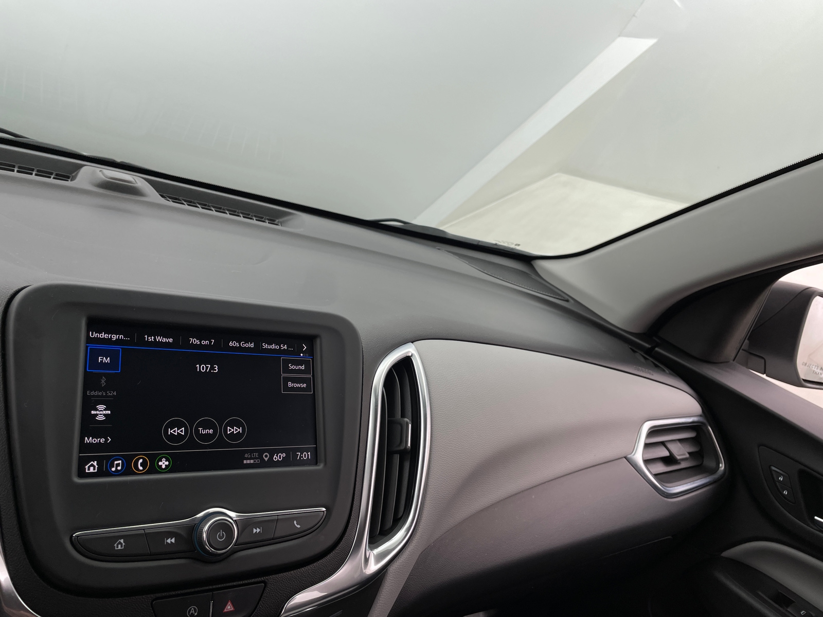 Thumbnail: 2022 Chevrolet Equinox - 4