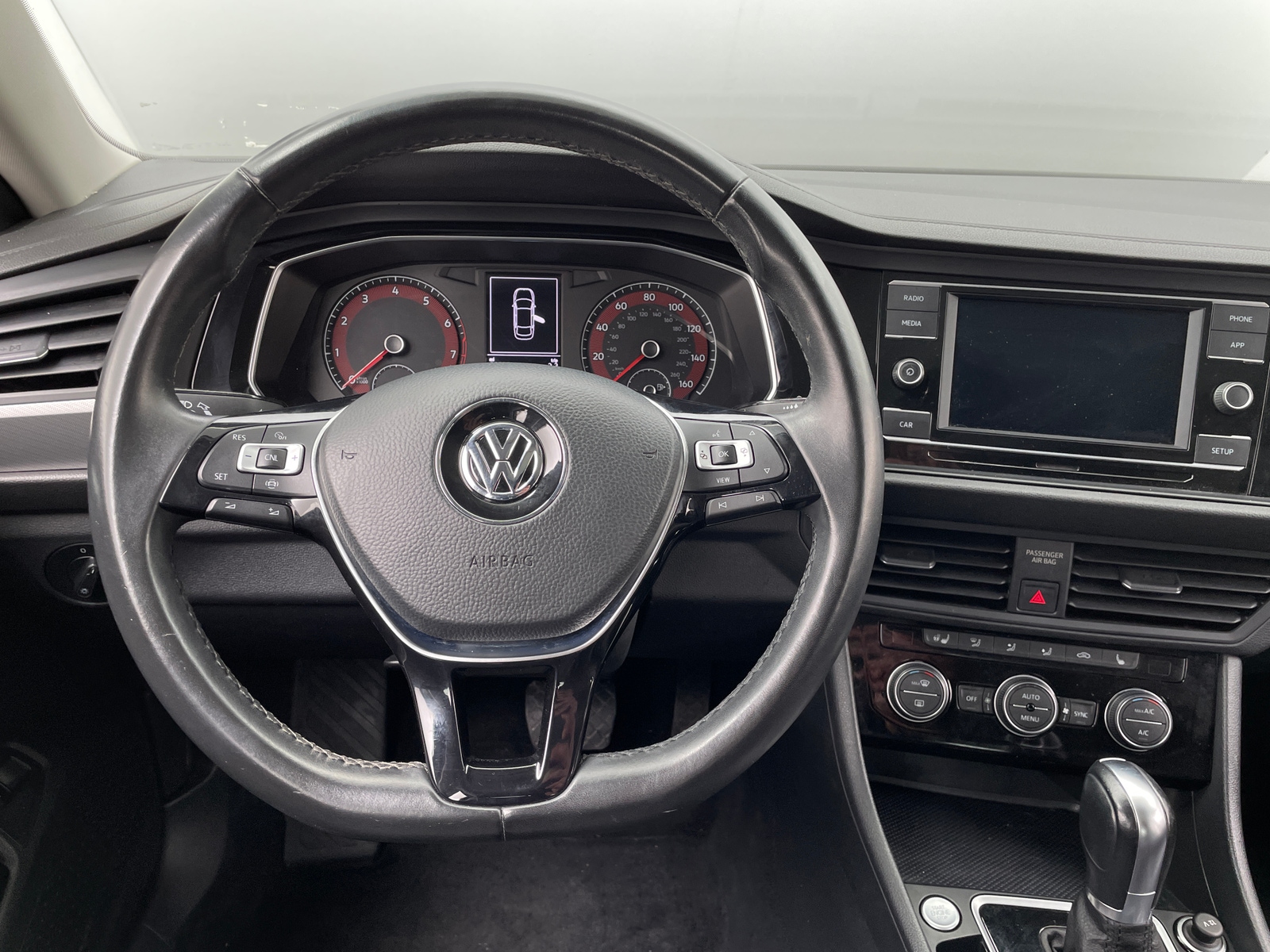 Thumbnail: 2019 Volkswagen Jetta - 4