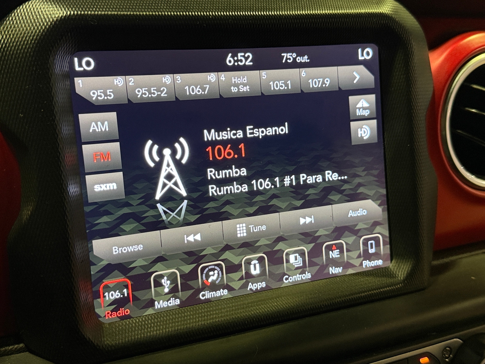 Thumbnail: 2018 Jeep Wrangler - 3