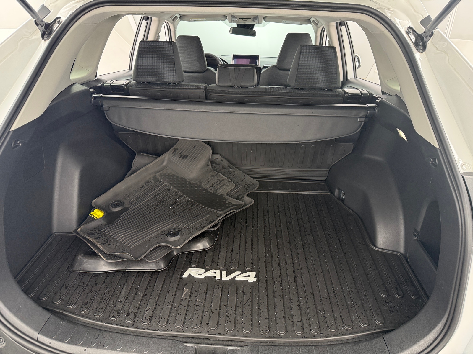 Thumbnail: 2024 Toyota RAV4 - 7