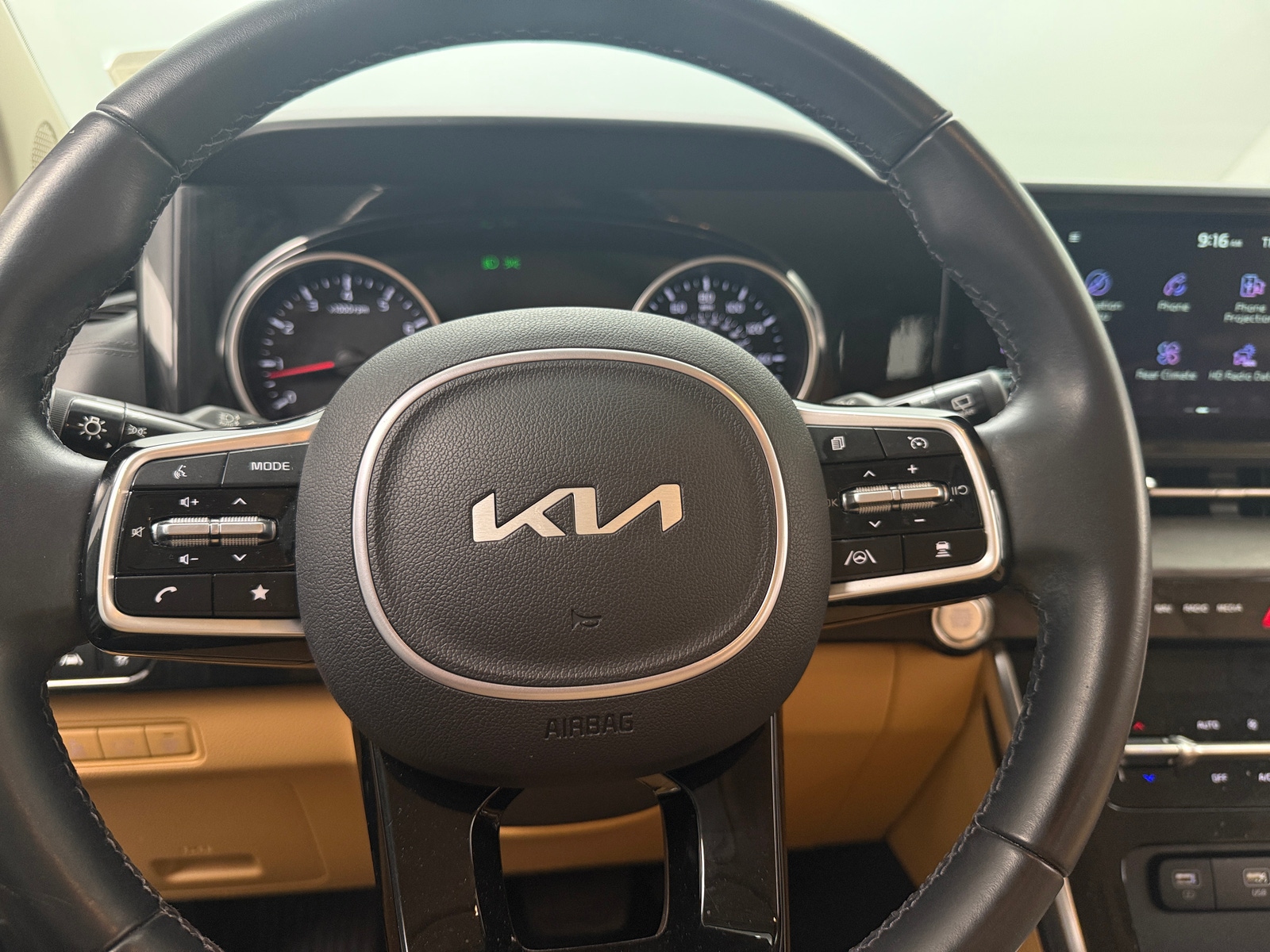 Thumbnail: 2022 Kia Carnival - 4