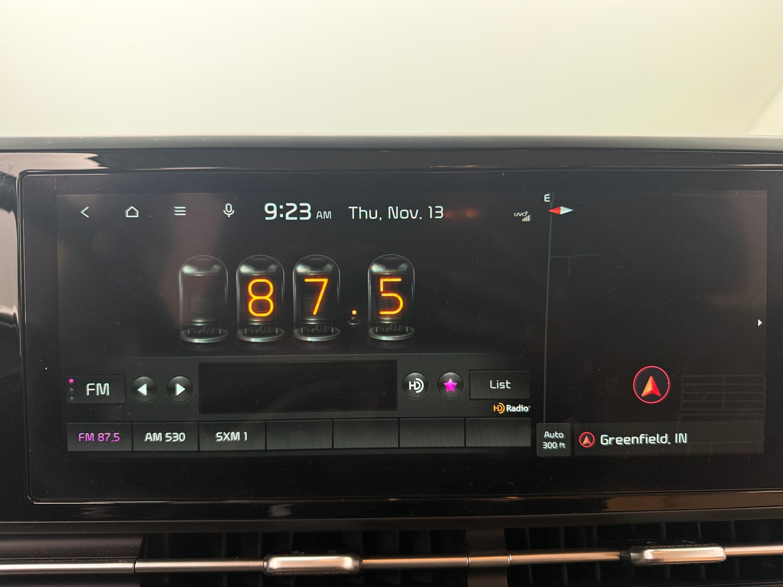 Thumbnail: 2022 Kia Carnival - 3