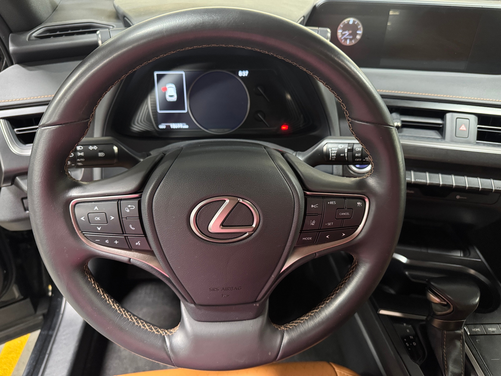 Thumbnail: 2020 Lexus UX - 4