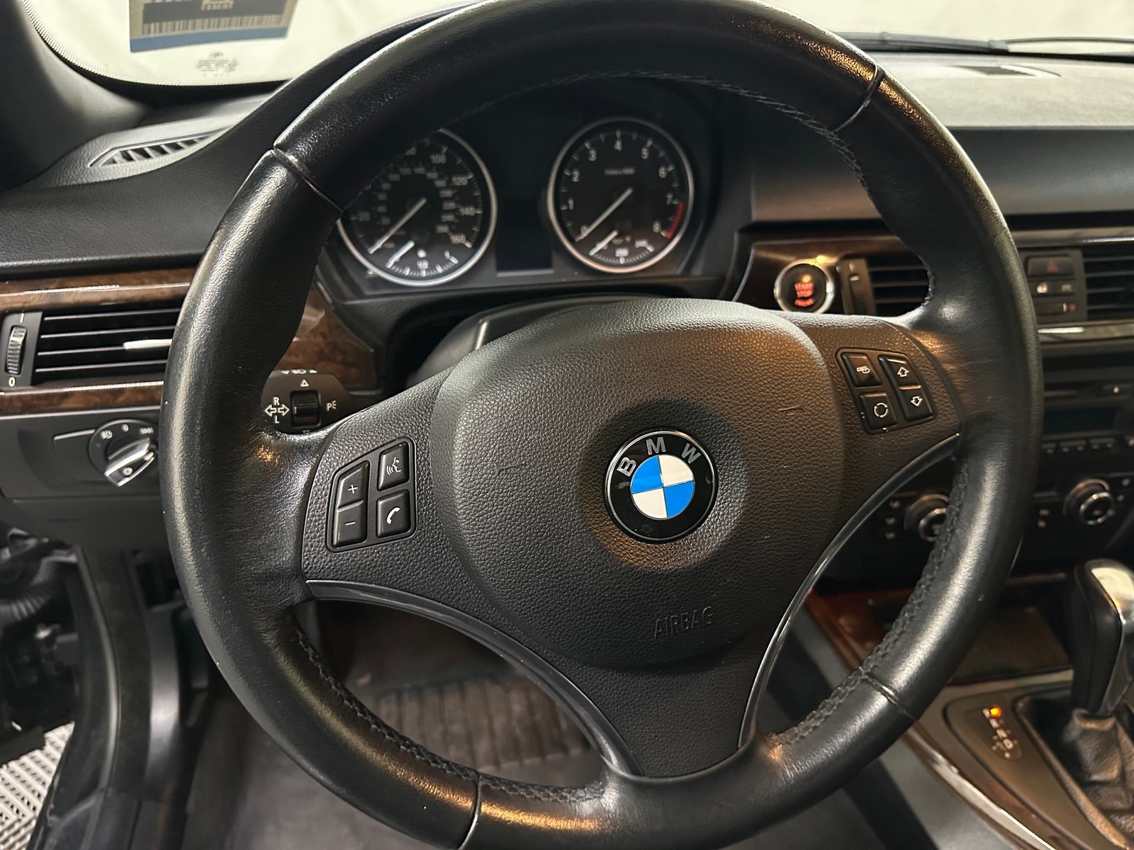 Thumbnail: 2011 BMW 3 Series - 4