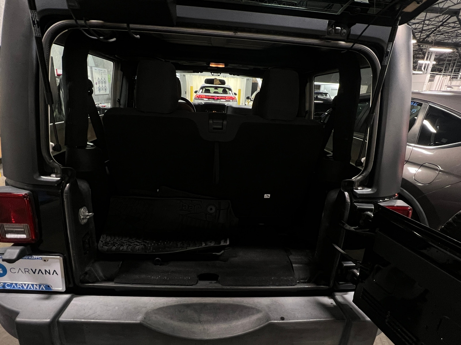 Thumbnail: 2016 Jeep Wrangler - 7