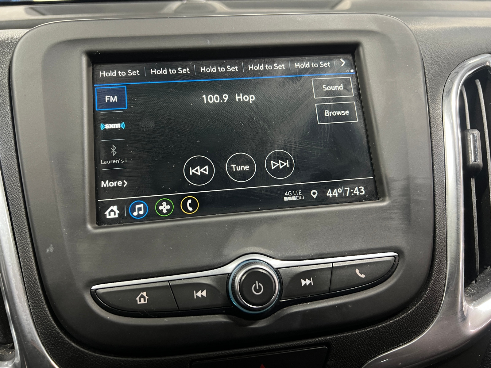 Thumbnail: 2019 Chevrolet Equinox - 4