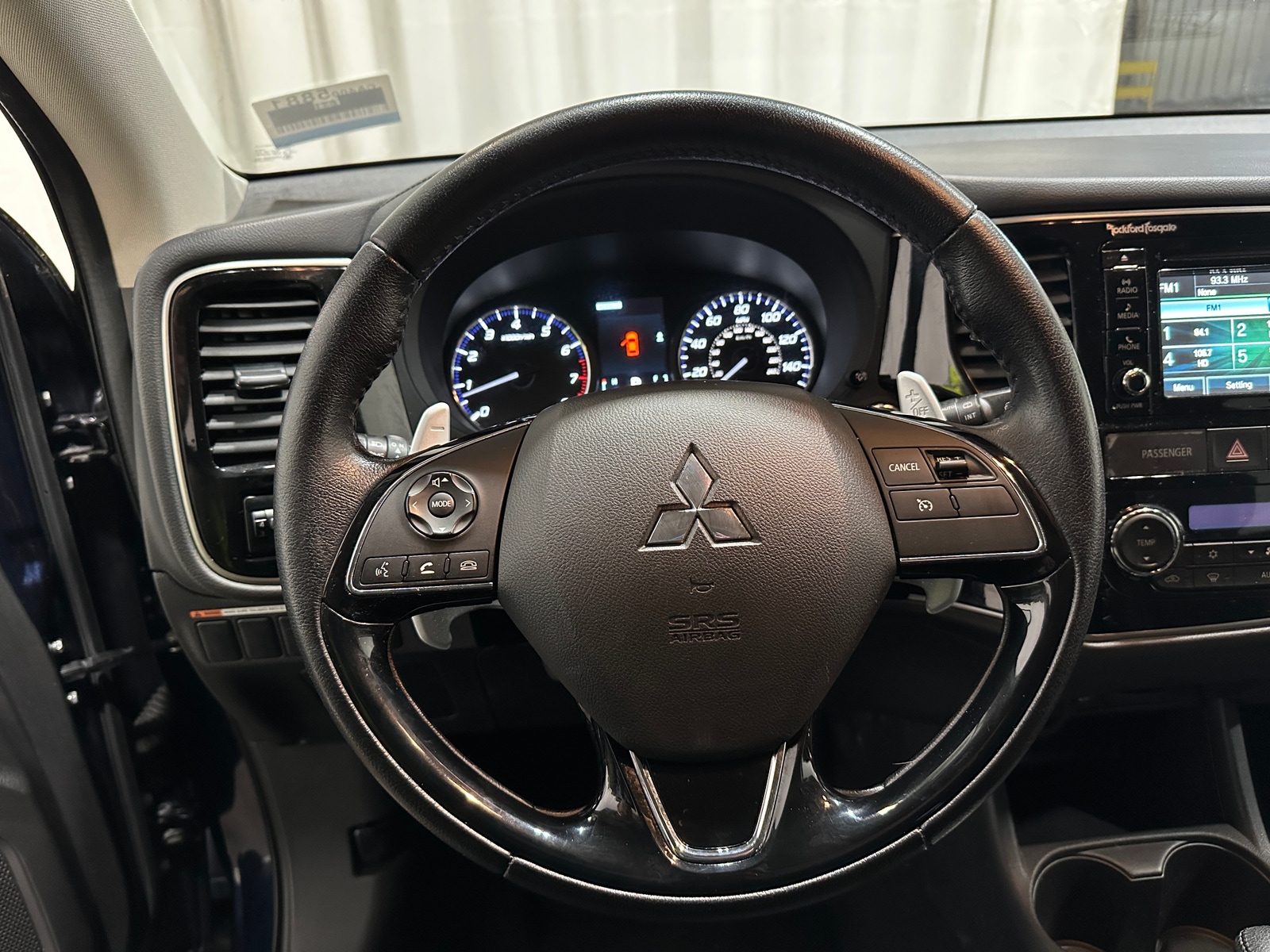 Thumbnail: 2016 Mitsubishi Outlander - 4