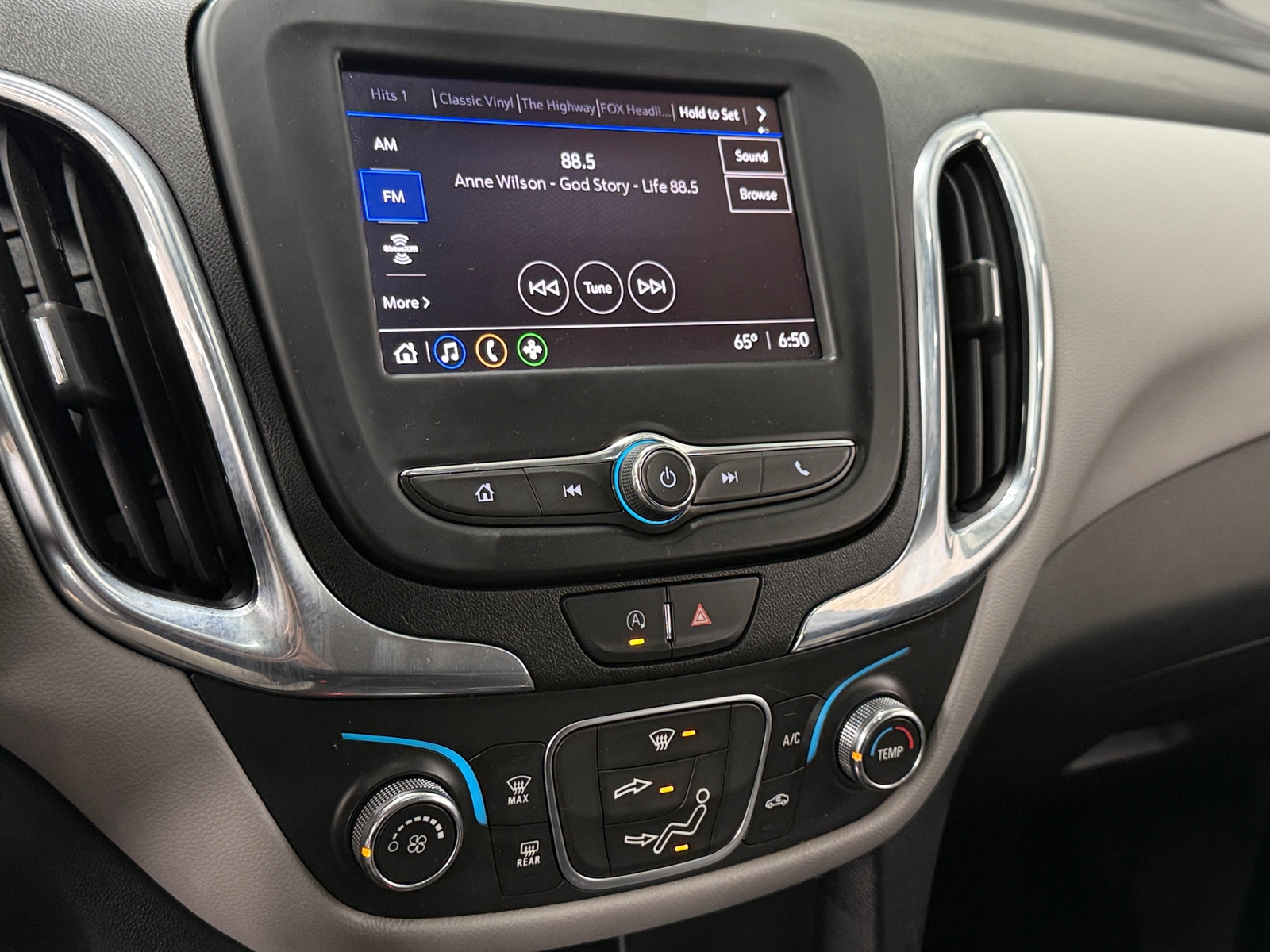 Thumbnail: 2023 Chevrolet Equinox - 4