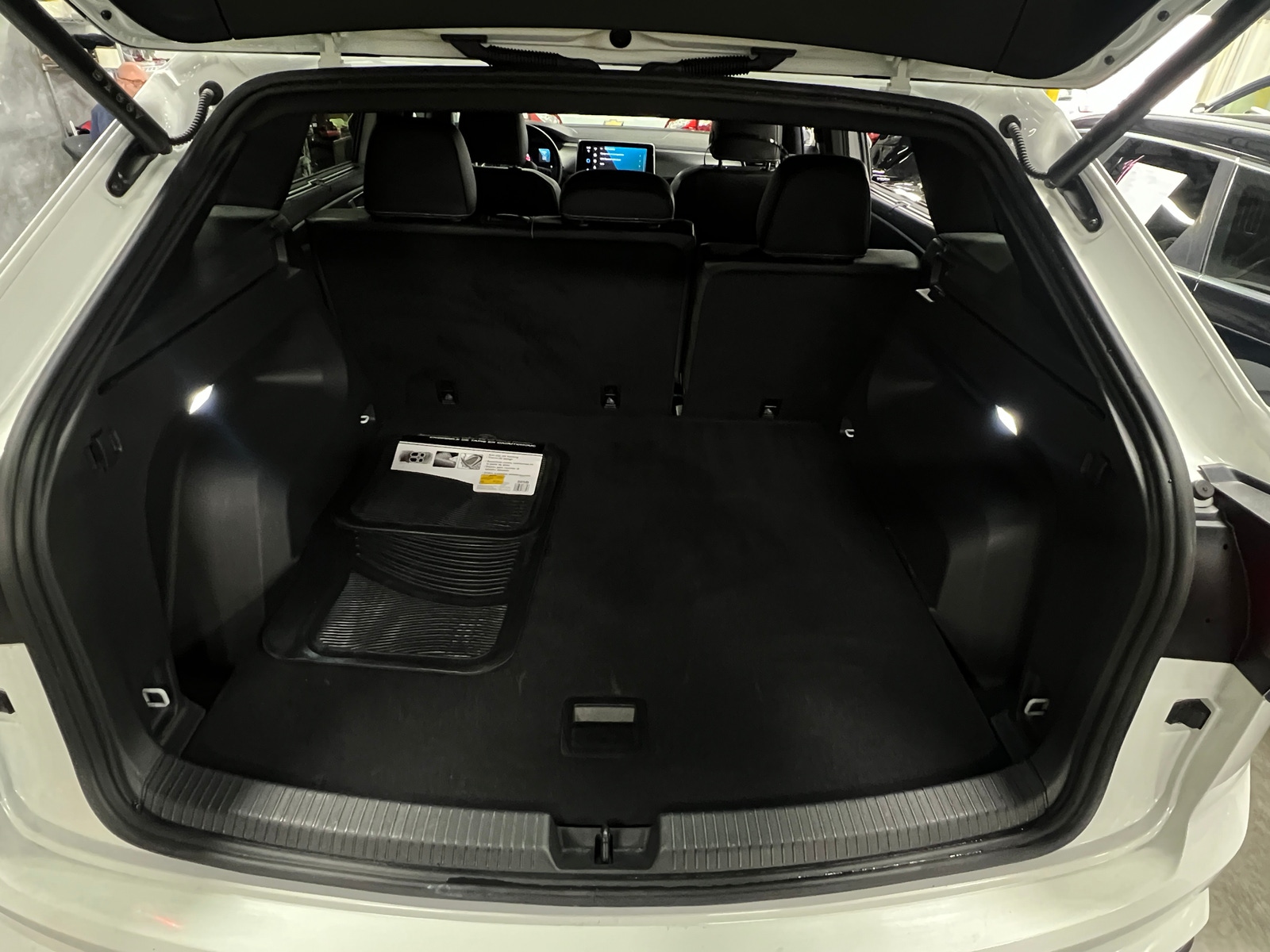 Thumbnail: 2025 Volkswagen Atlas - 6