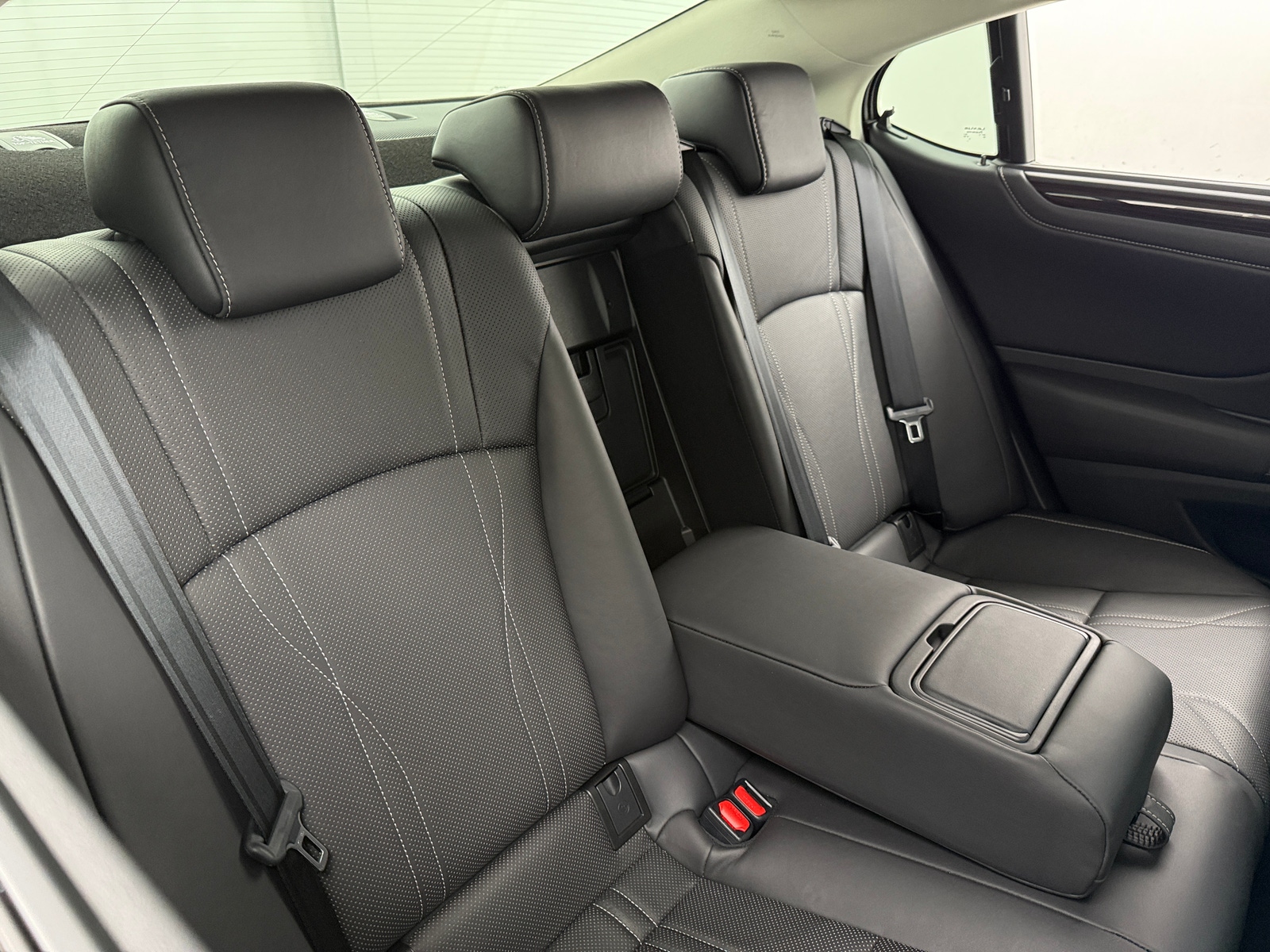 Thumbnail: 2019 Lexus ES - 6