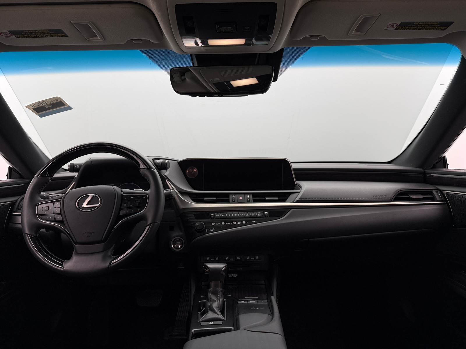 Thumbnail: 2019 Lexus ES - 3