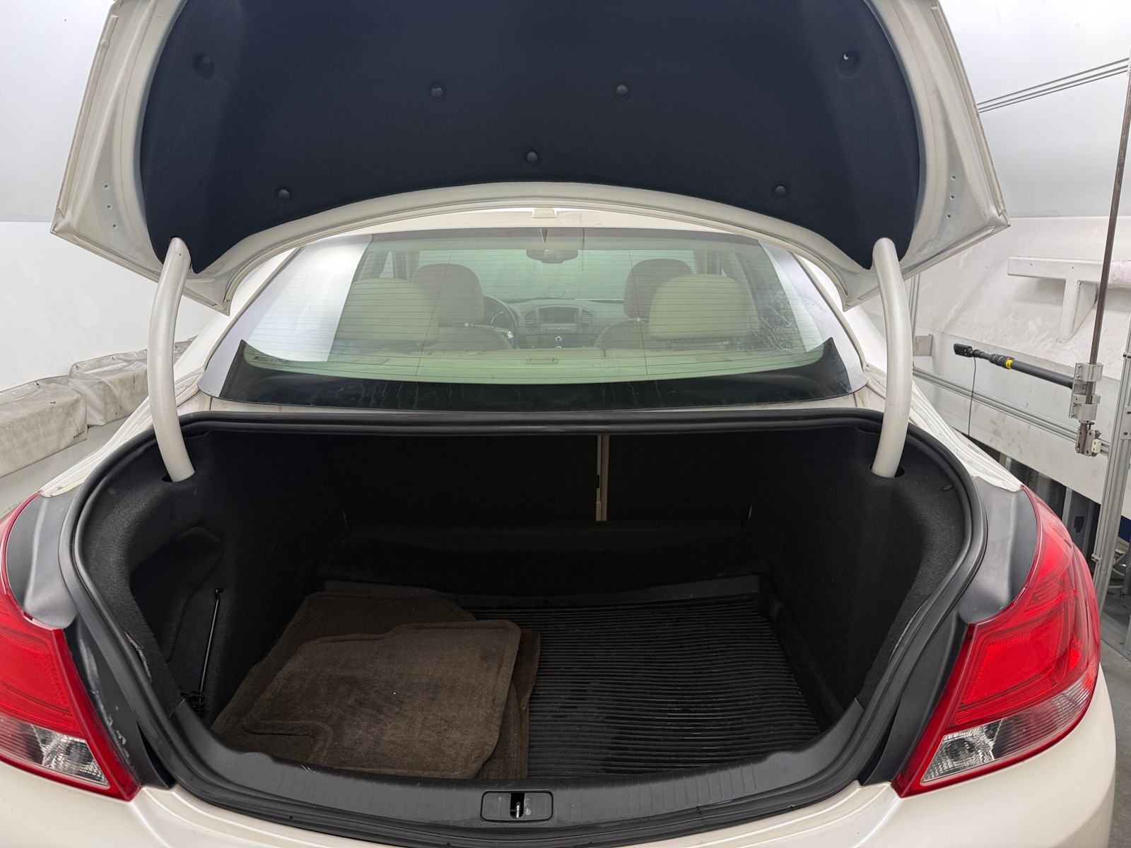 Thumbnail: 2012 Buick Regal - 6