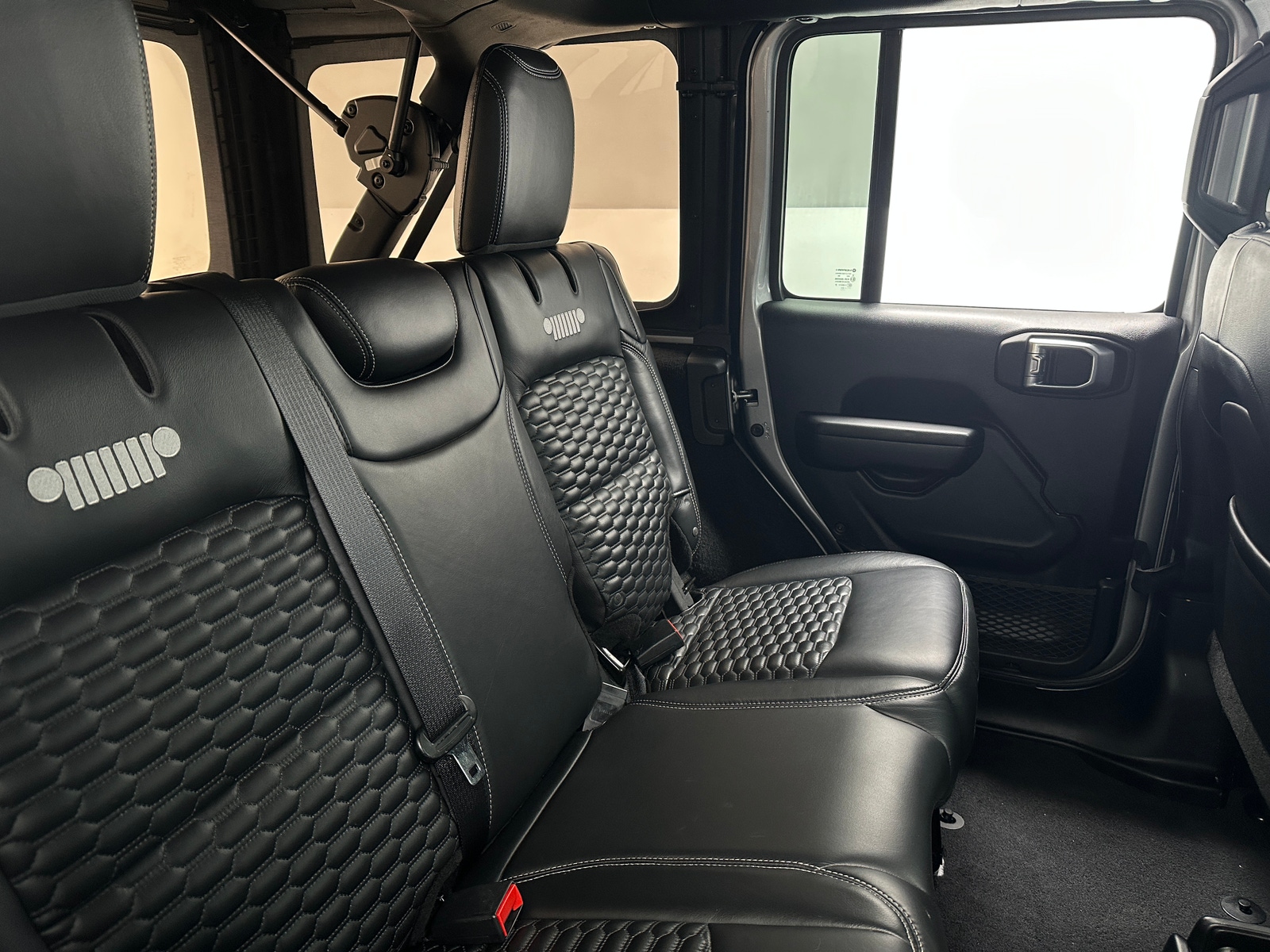 Thumbnail: 2021 Jeep Wrangler - 6