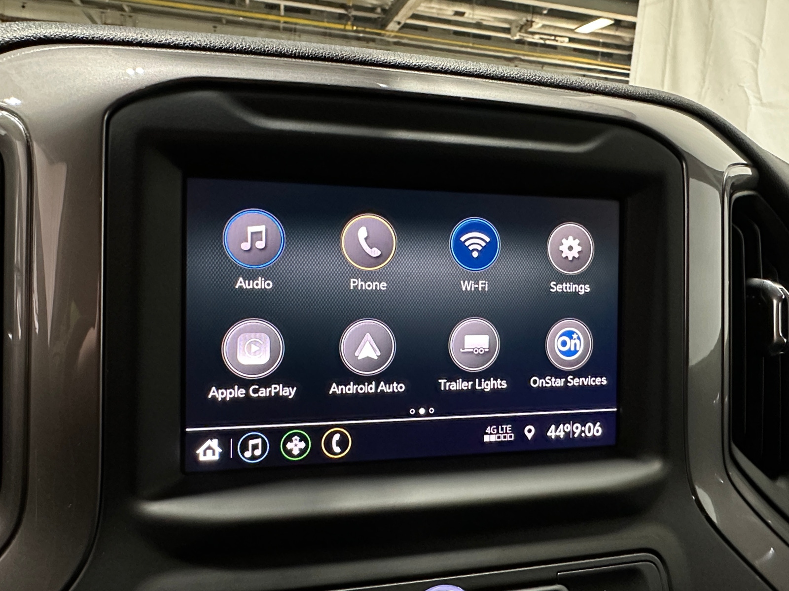 Thumbnail: 2021 Chevrolet Silverado 1500 - 4